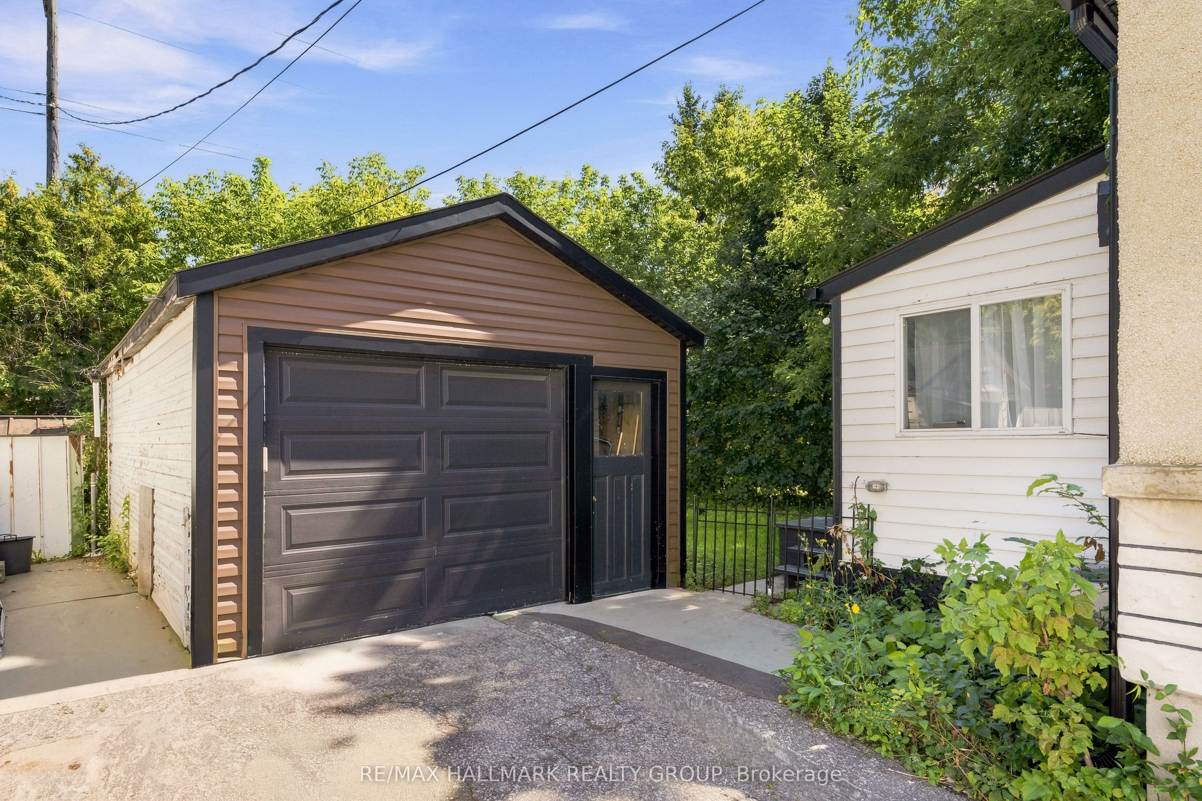 929 Merivale Road, Carlington - Central Park, ON K1Z 5Z7 photo 4