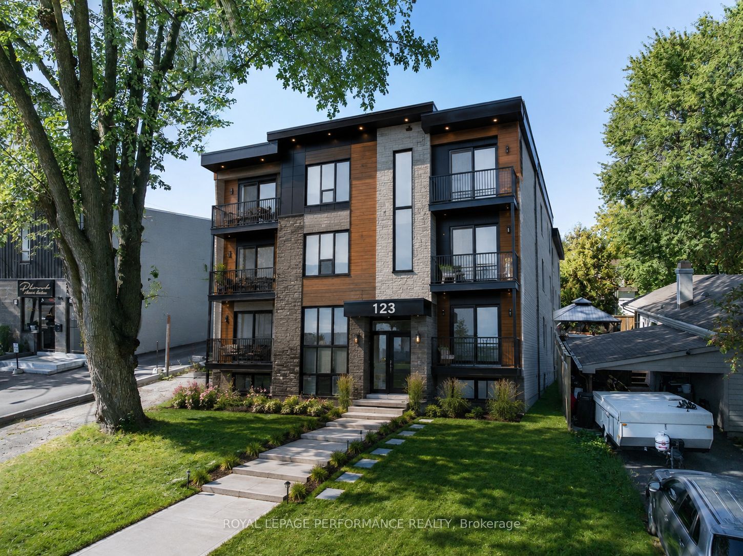 98 Boyce Avenue, Britannia - Lincoln Heights and Area, ON K2B 6J2 photo 2