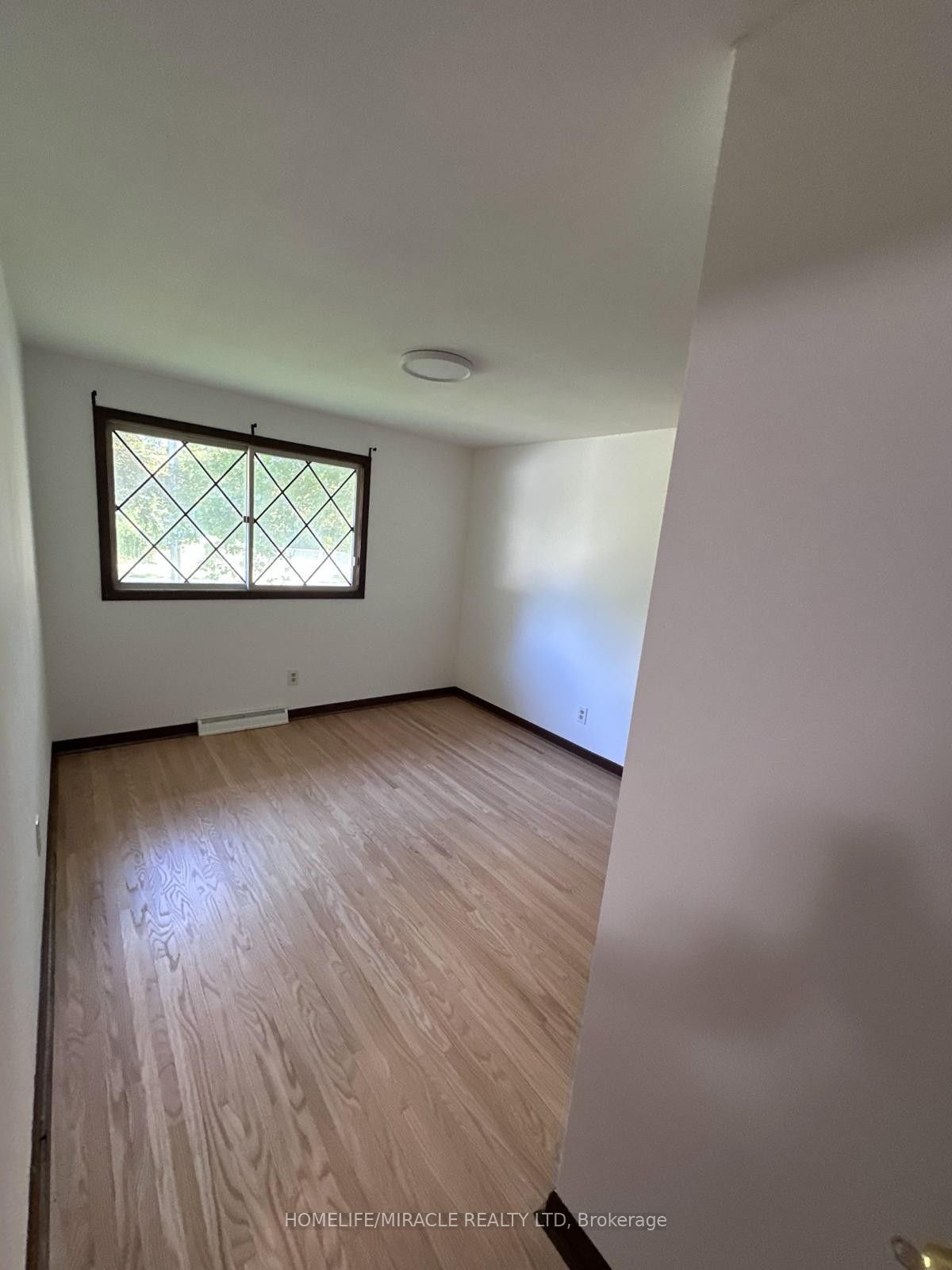 6511 Dorchester Road, Niagara Falls, ON L2G 5T6 photo 5