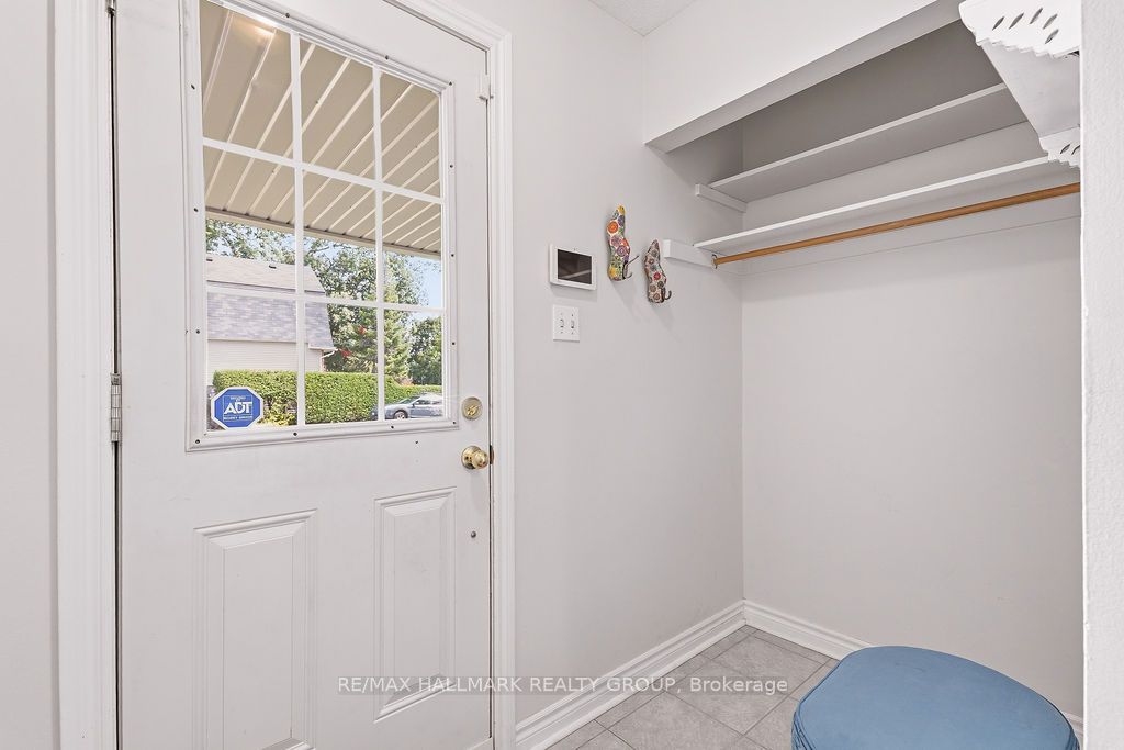 295 Beechgrove Avenue, Westboro - Hampton Park, ON K1Z 6R4 photo 3