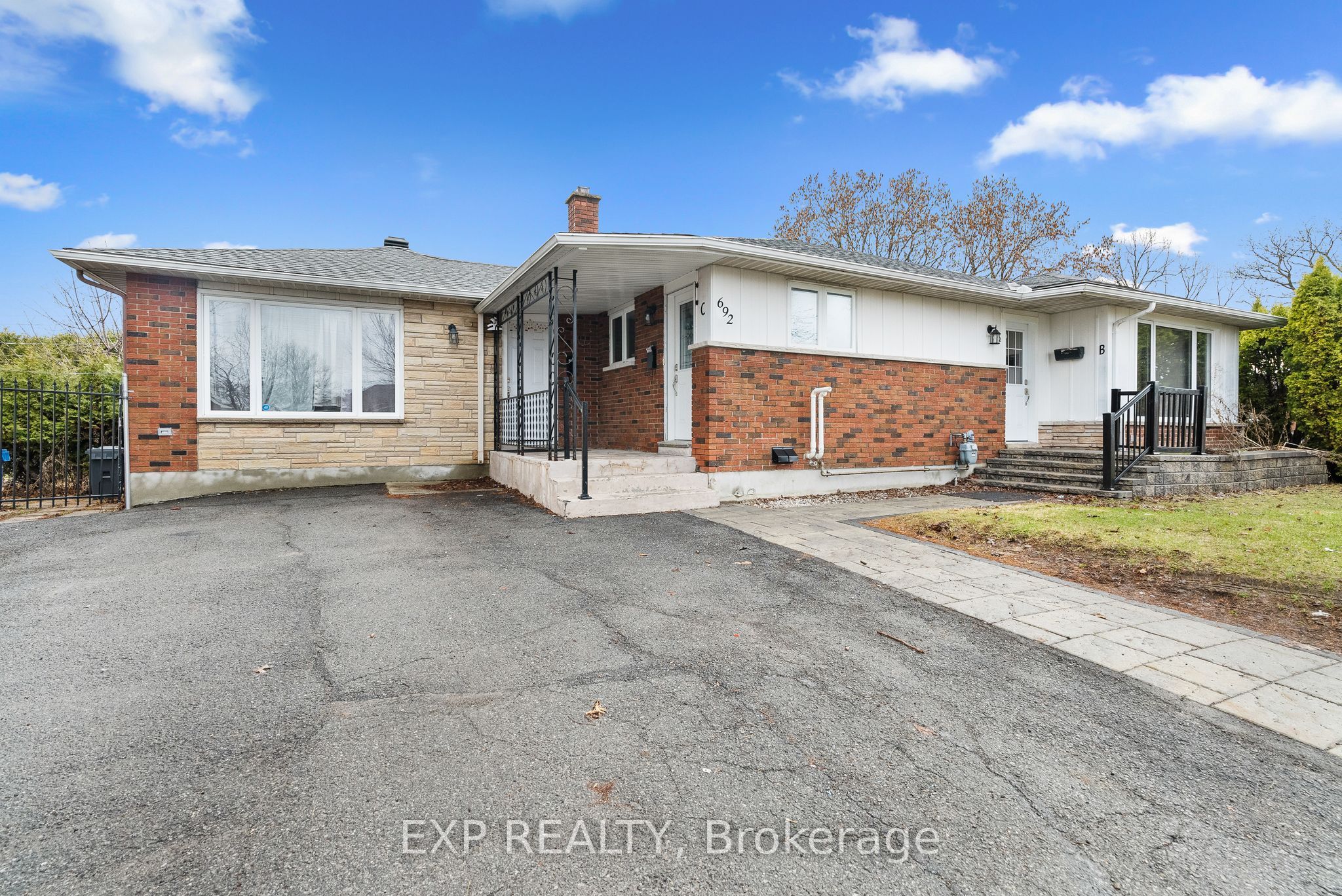 692 Claude Street, Overbrook - Castleheights and Area, ON K1K 2S2 photo 2