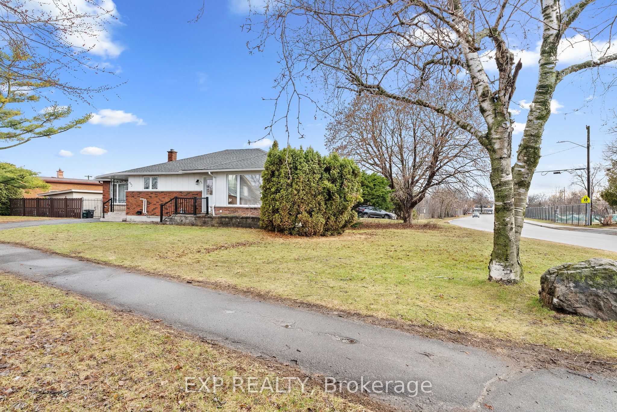 692 Claude Street, Overbrook - Castleheights and Area, ON K1K 2S2 photo 3