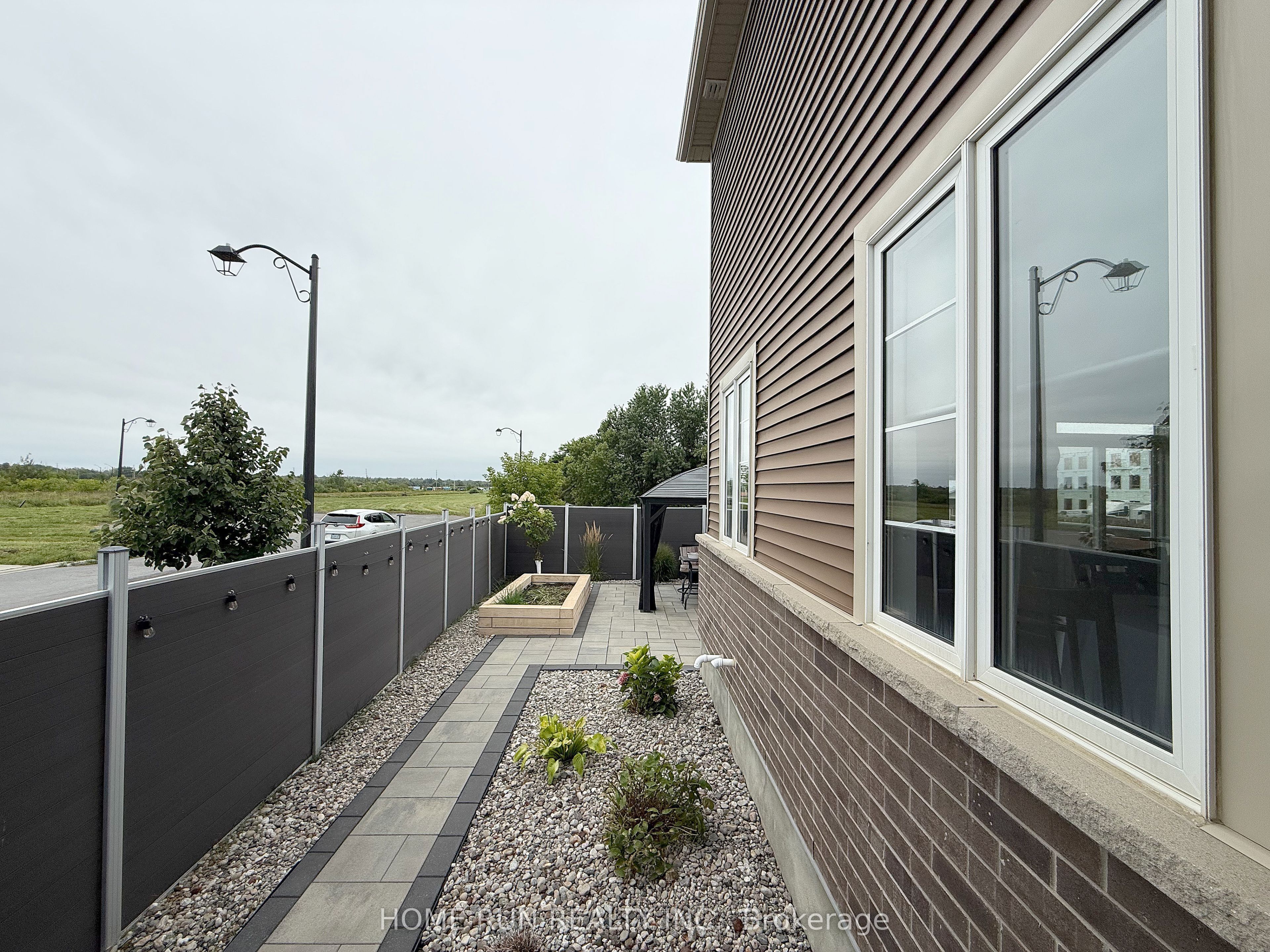570 Clemency Crescent, Barrhaven, ON K2J 6R8 photo 3