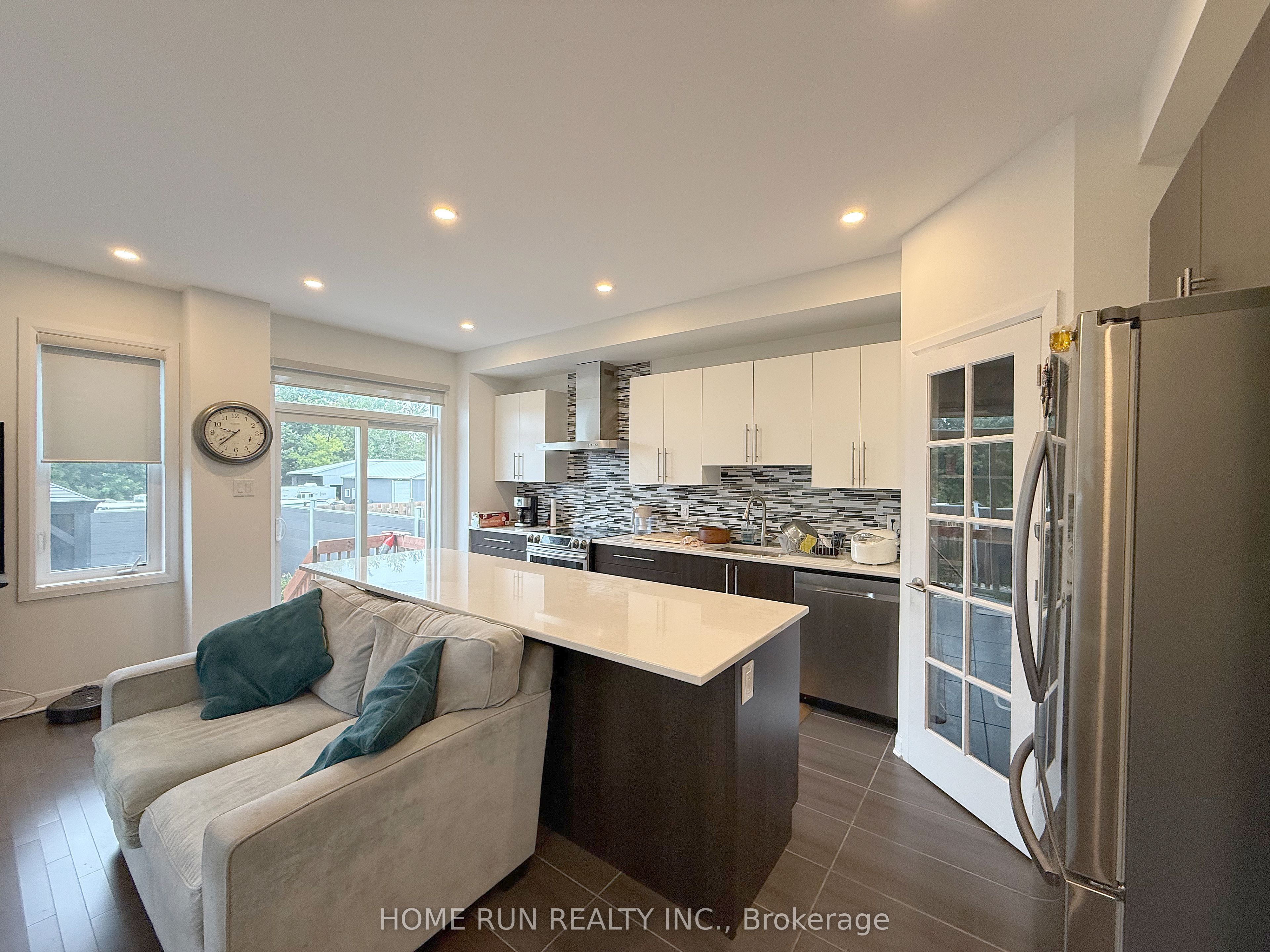570 Clemency Crescent, Barrhaven, ON K2J 6R8 photo 5