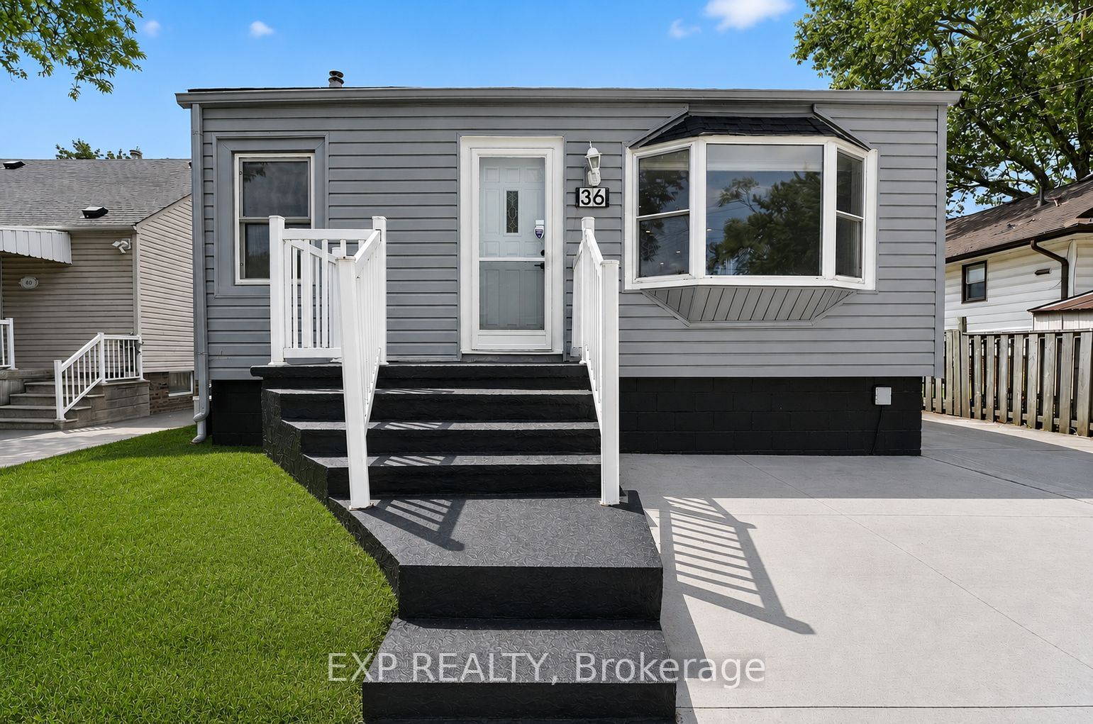 36 Mahony Avenue, Hamilton, ON L8H 3C5