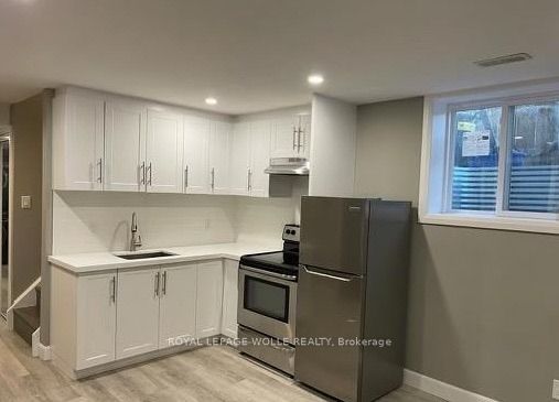 369 Sienna Crescent LOWER, Kitchener, ON N2R 1T8 photo 2