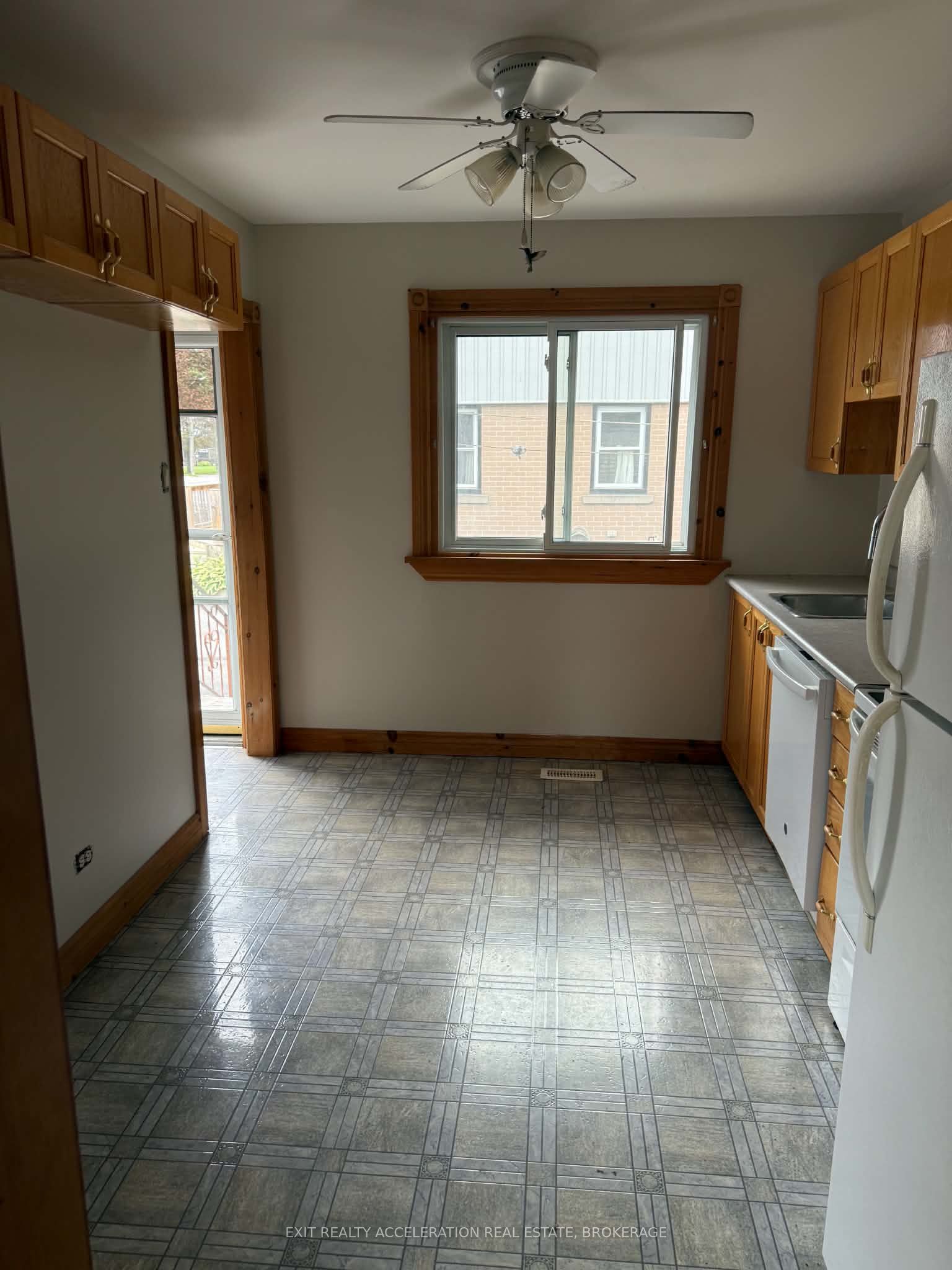 230 Marilyn Avenue, Greater Napanee, ON K7R 2L4 photo 5