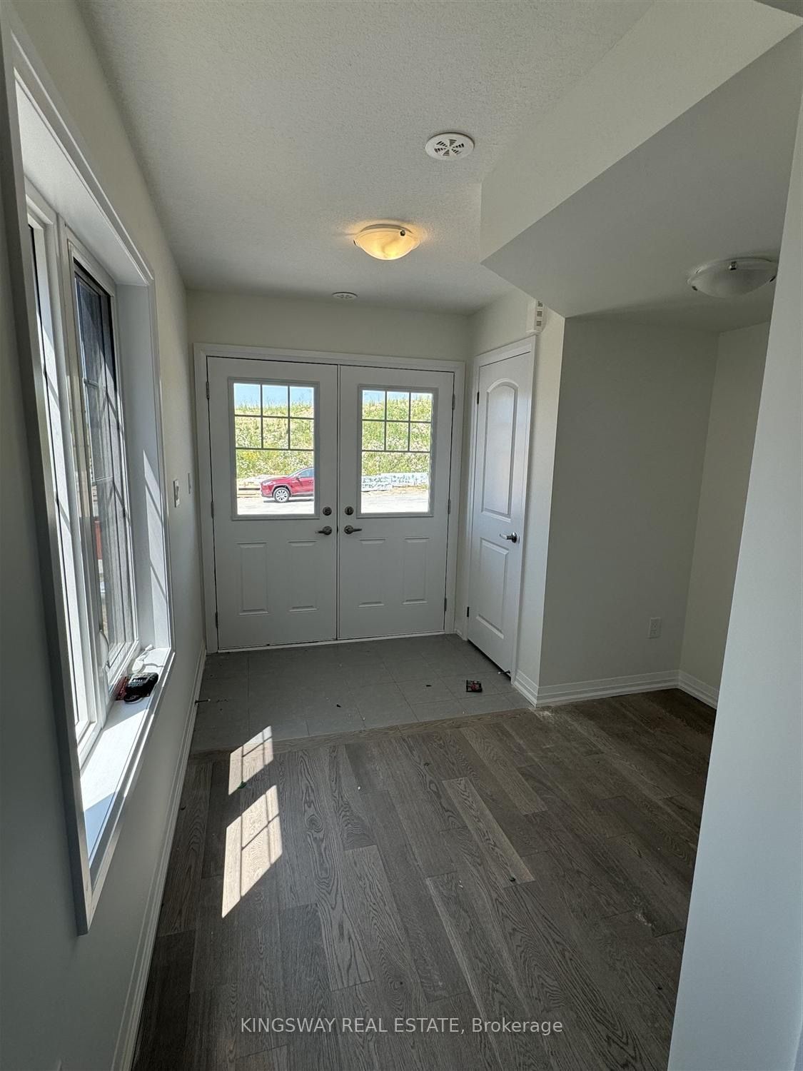 27 Central Market Drive, Haldimand, ON N3W 0J3 photo 4
