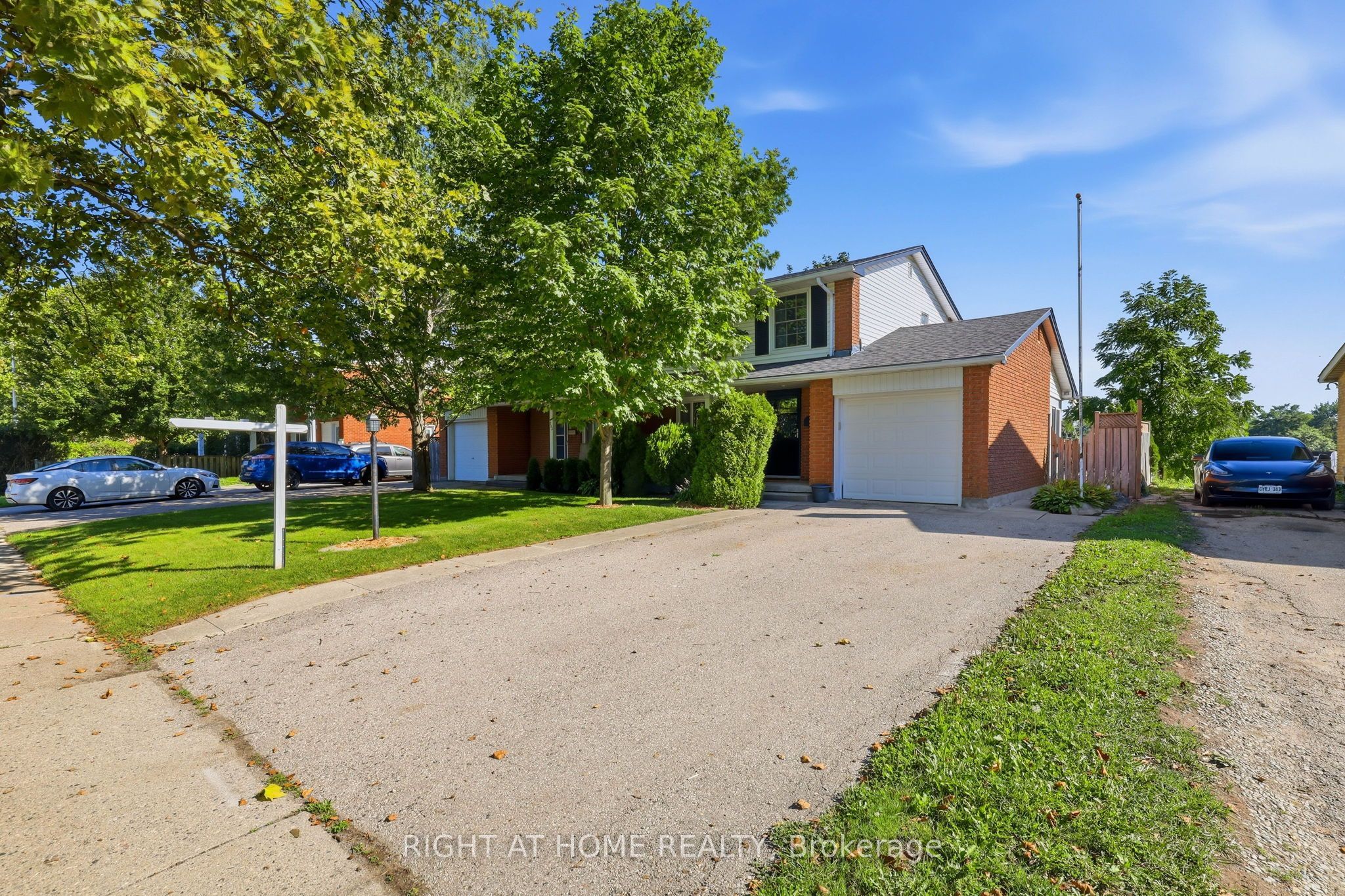 724 Notre Dame Drive, London South, ON N6J 3B6