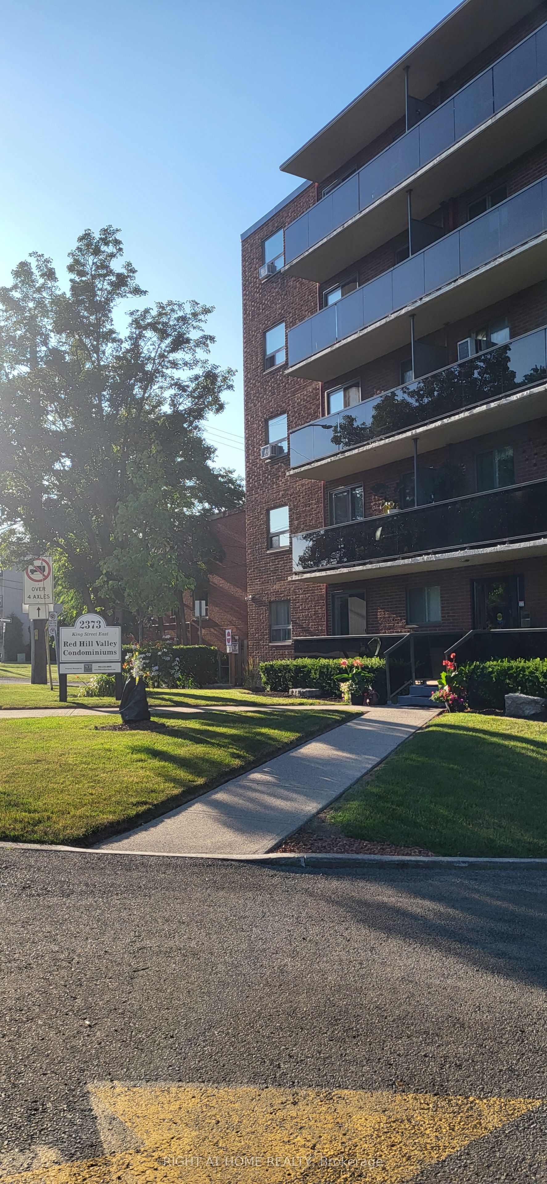 2373 King Street E 26, Hamilton, ON L8K 1X9 photo 4