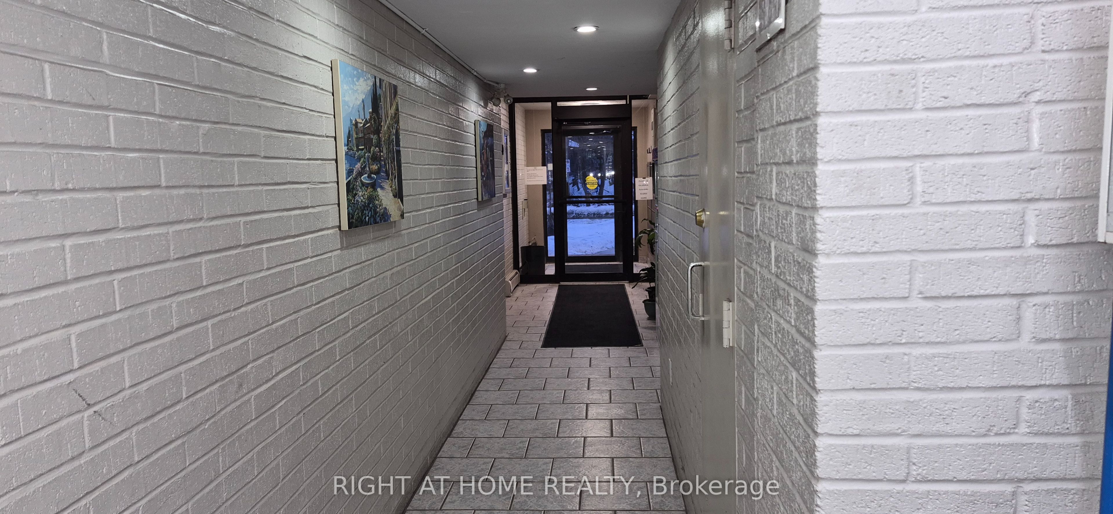 2373 King Street E 26, Hamilton, ON L8K 1X9 photo 5