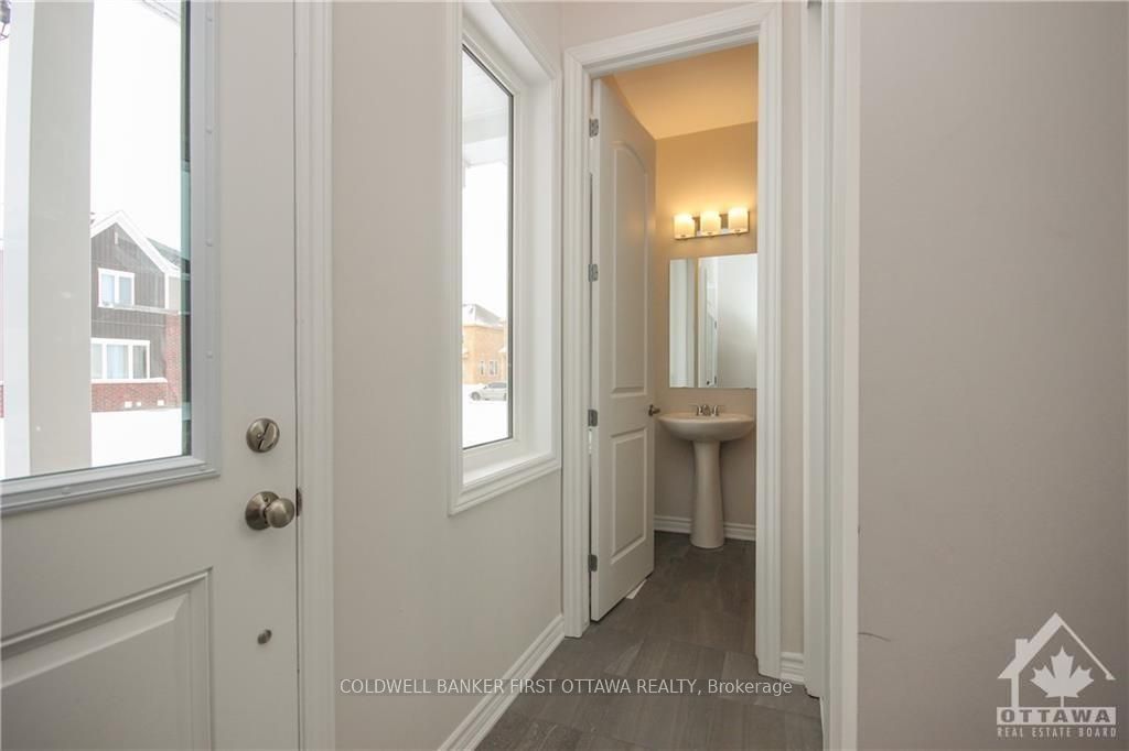 72 FOCALITY Crescent, Barrhaven, ON K2J 6W8 photo 3