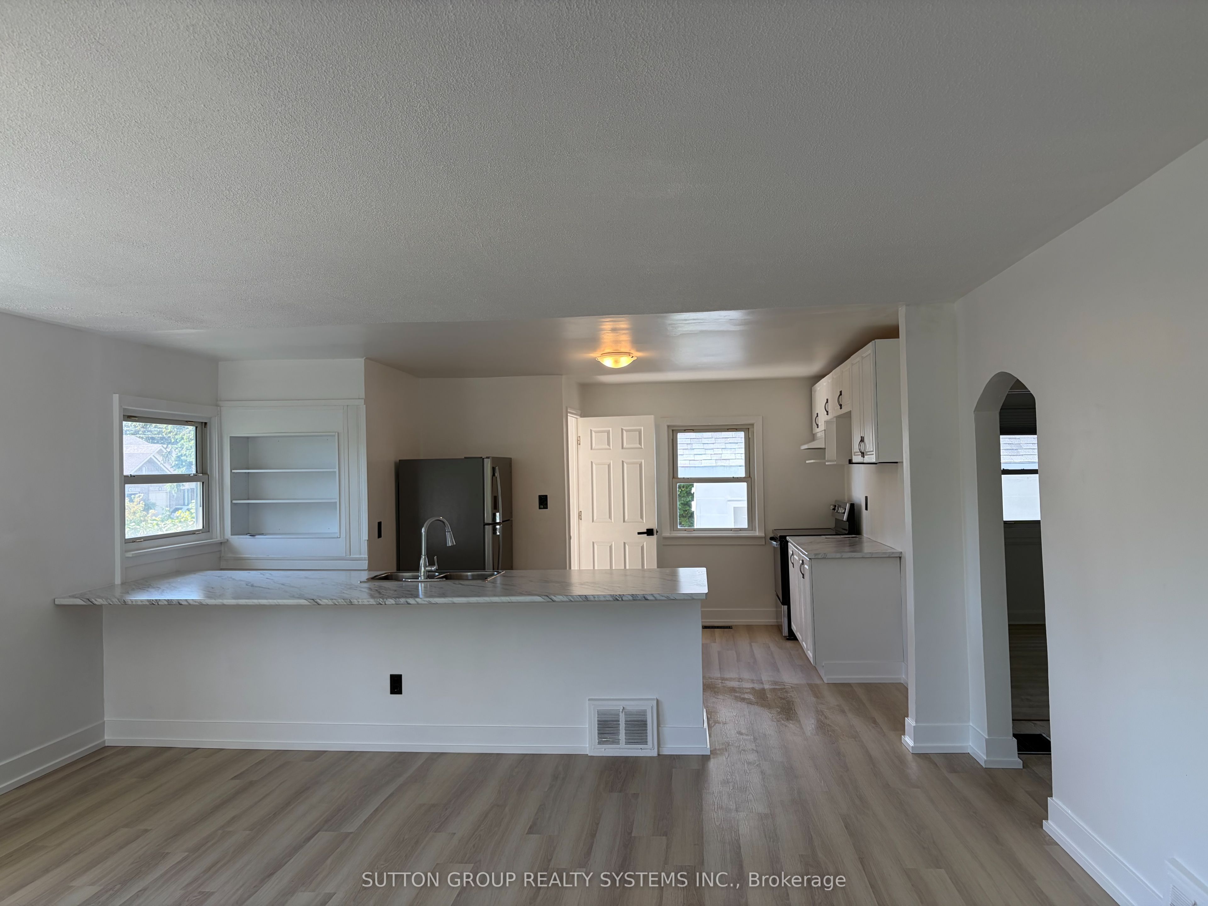 30 Perry Avenue, Brighton, ON K0K 1H0
