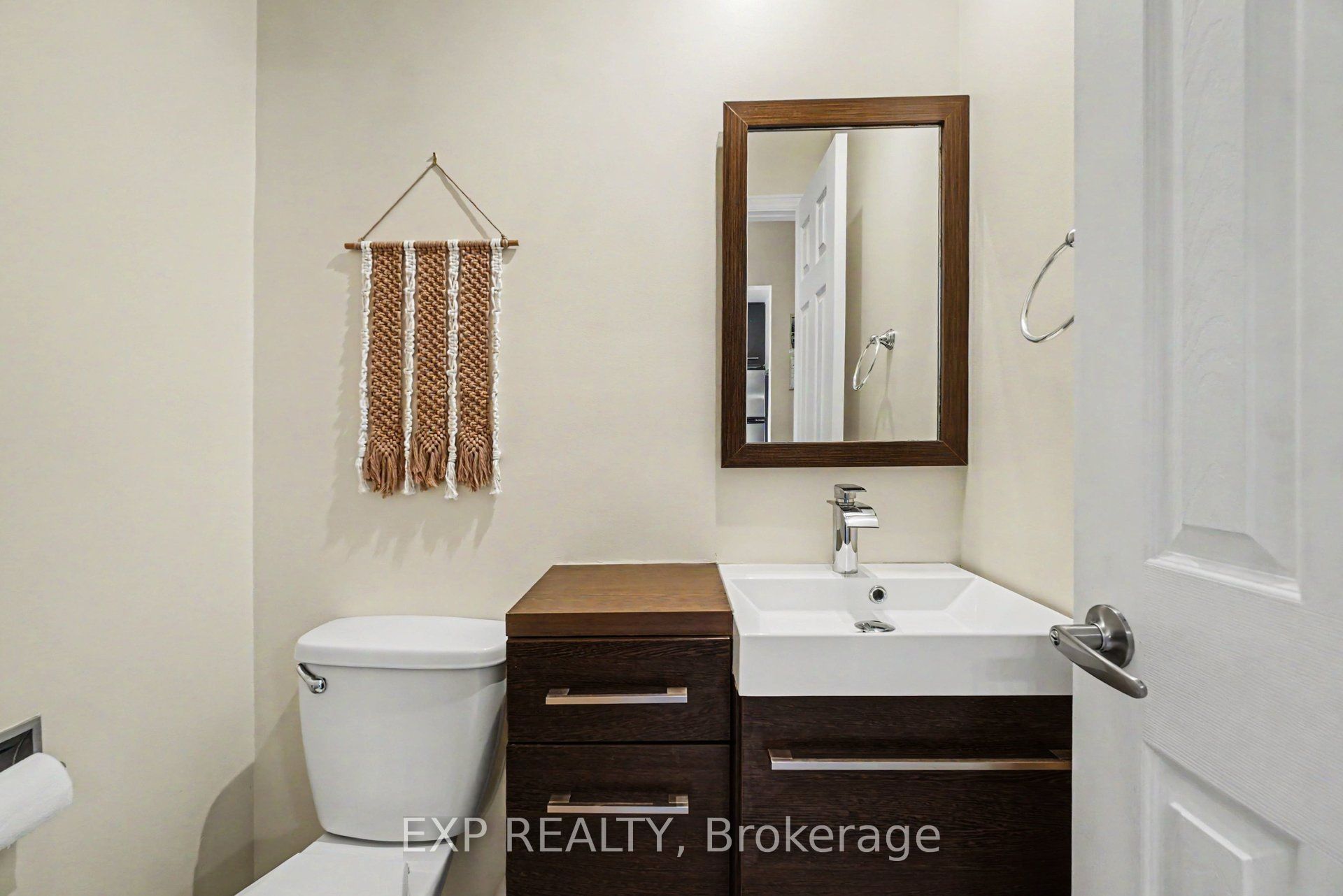 2030 Kelden Crescent 35, Blackburn Hamlet, ON K1B 4X9 photo 4