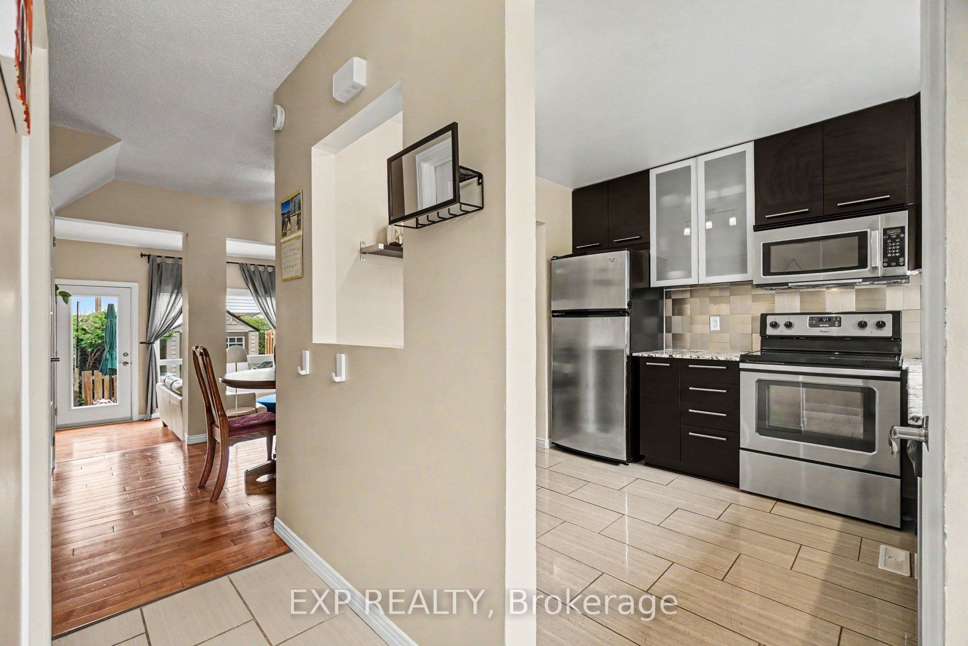 2030 Kelden Crescent 35, Blackburn Hamlet, ON K1B 4X9 photo 5