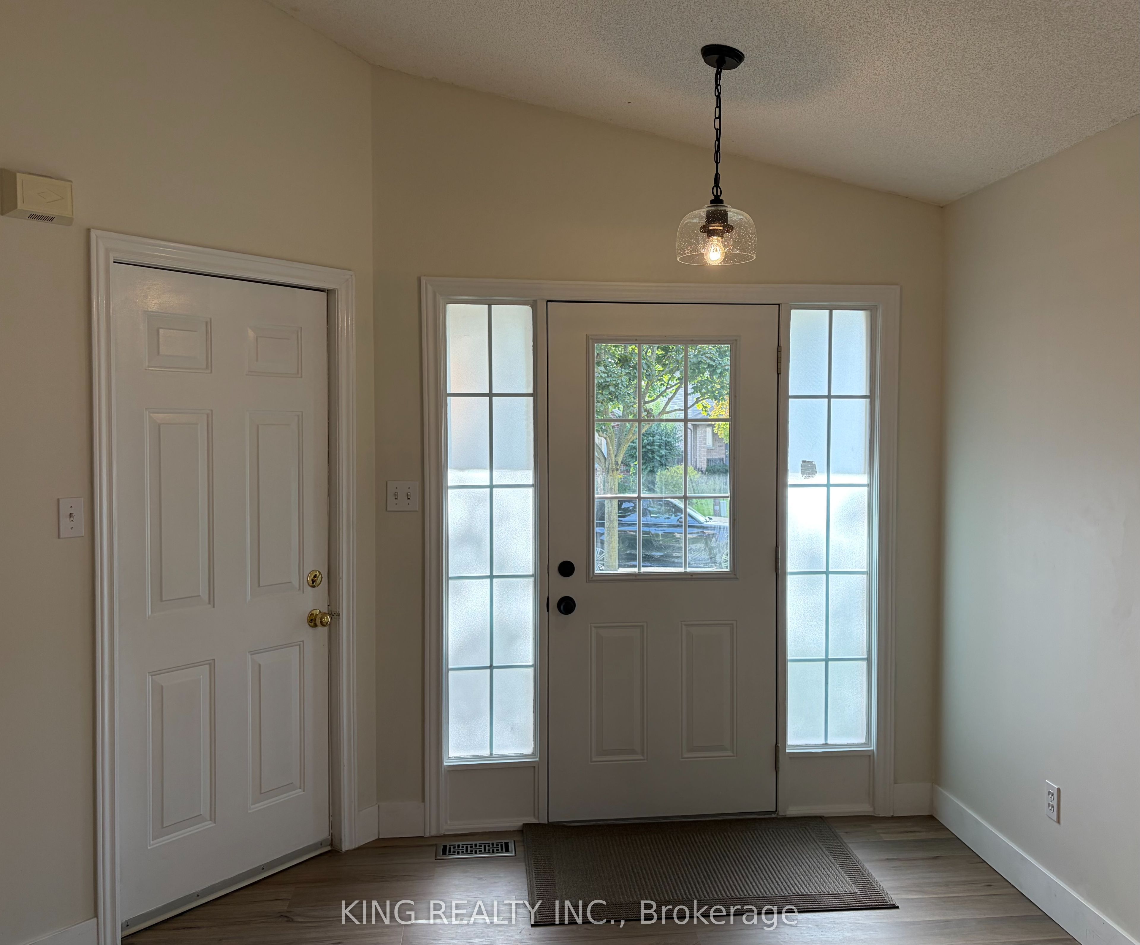 1671 Benjamin Drive, London East, ON N5V 5K1 photo 4