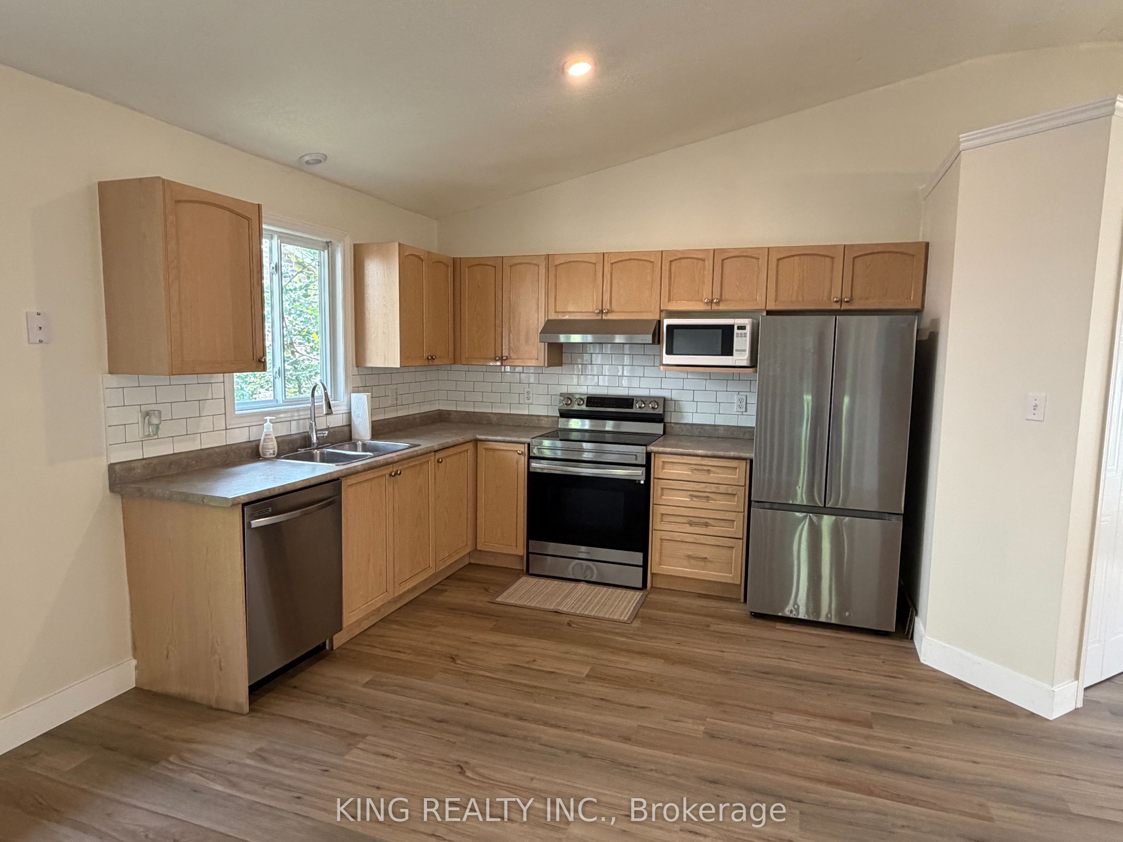 1671 Benjamin Drive, London East, ON N5V 5K1 photo 5