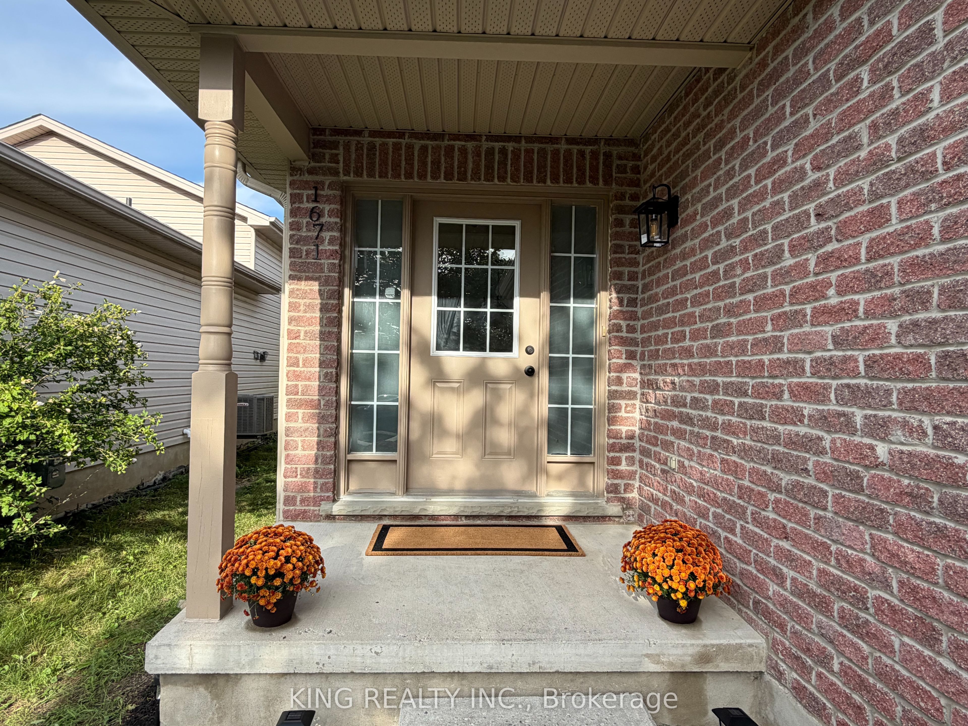 1671 Benjamin Drive, London East, ON N5V 5K1 photo 2