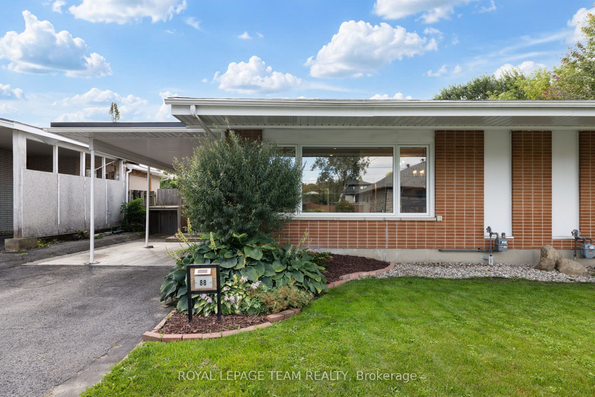 88 Fieldrow Street, Meadowlands - Crestview and Area, ON K2G 2Y9