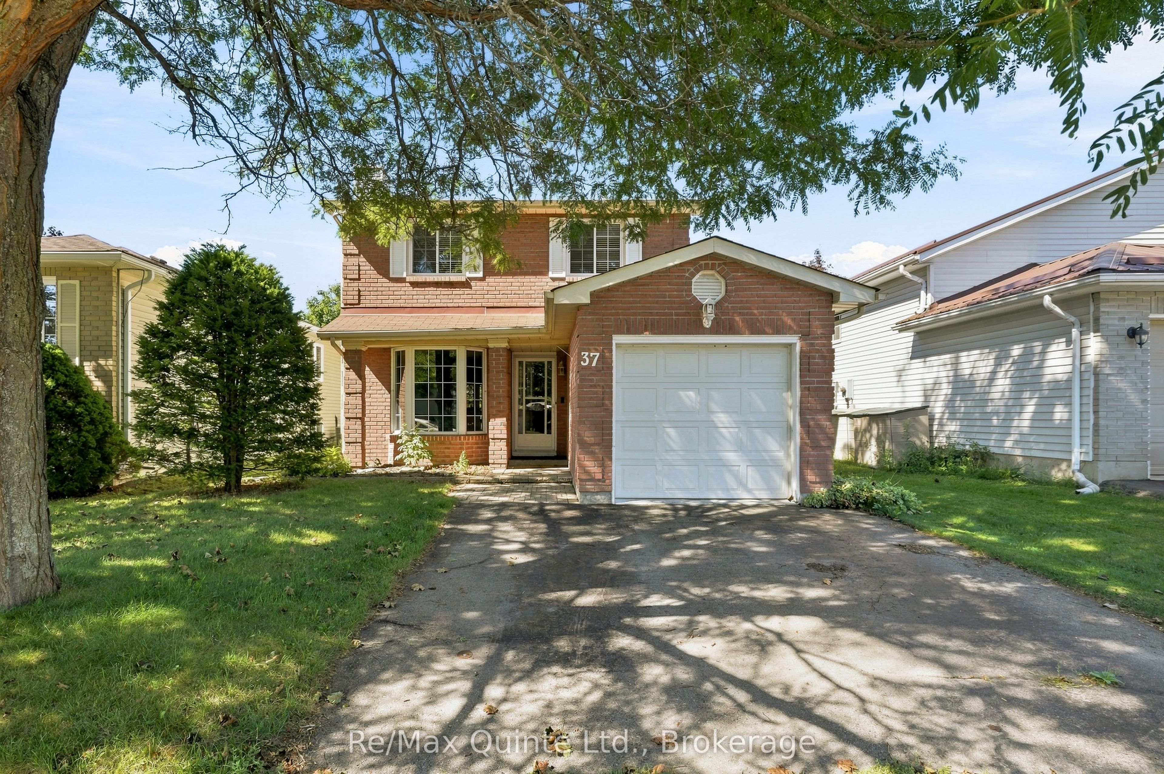 37 Bogart Crescent, Belleville, ON K8P 5E9