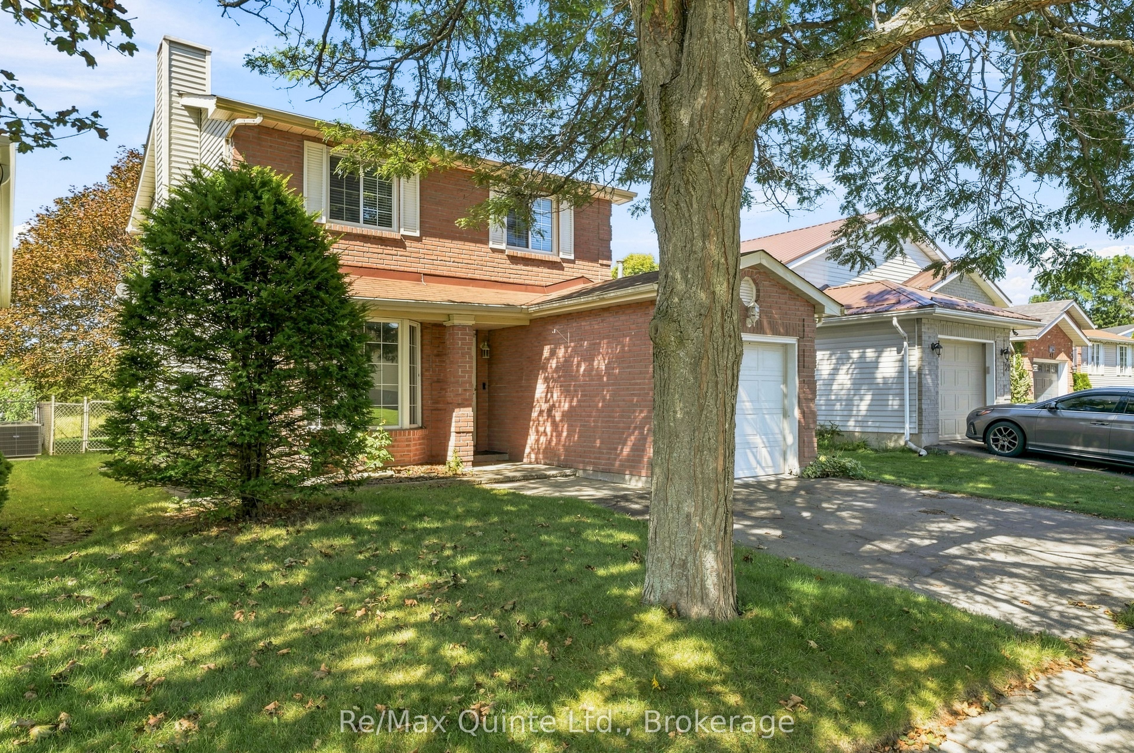 37 Bogart Crescent, Belleville, ON K8P 5E9 photo 3