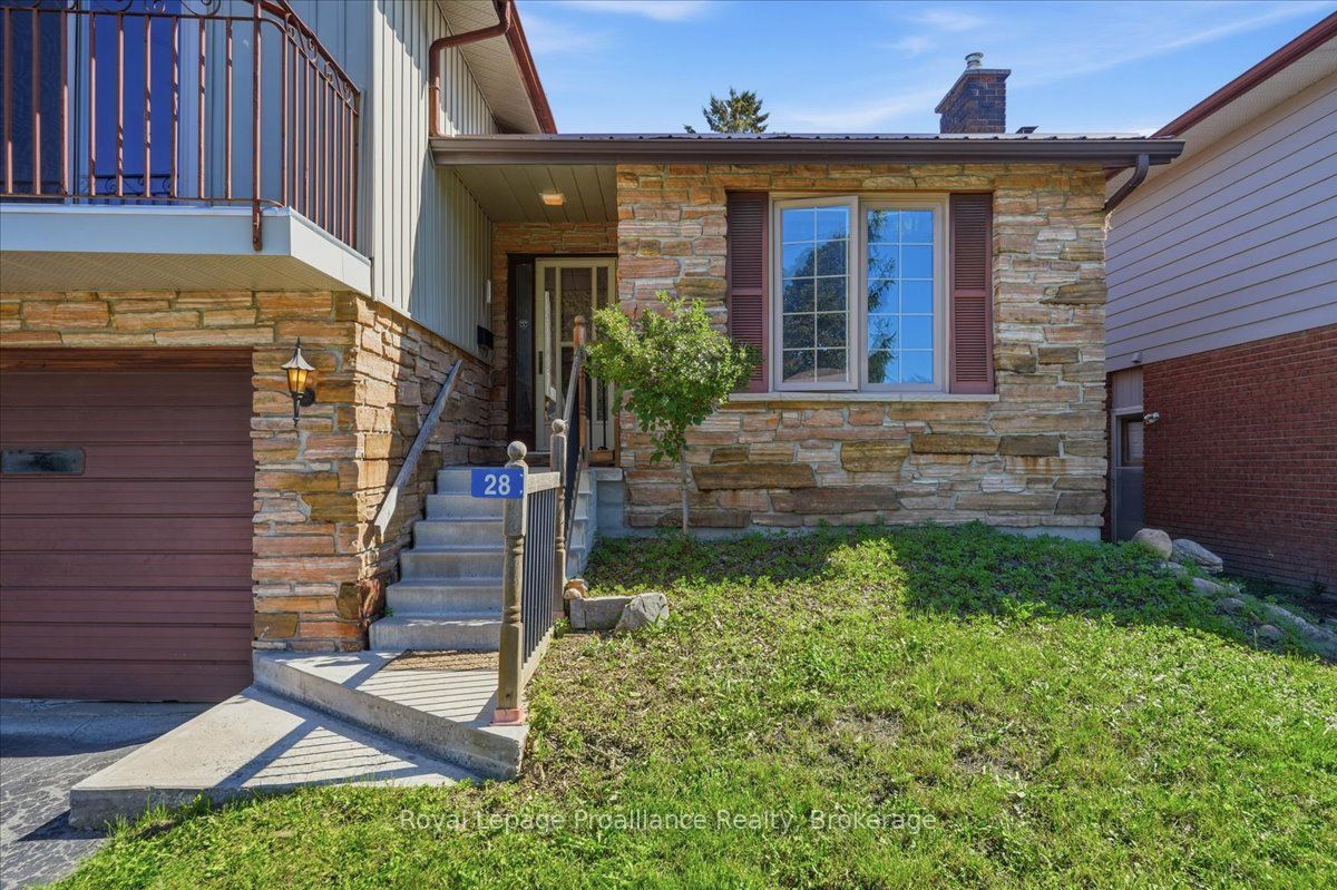 28 Kensington Crescent, Belleville, ON K8P 4T3 photo 3