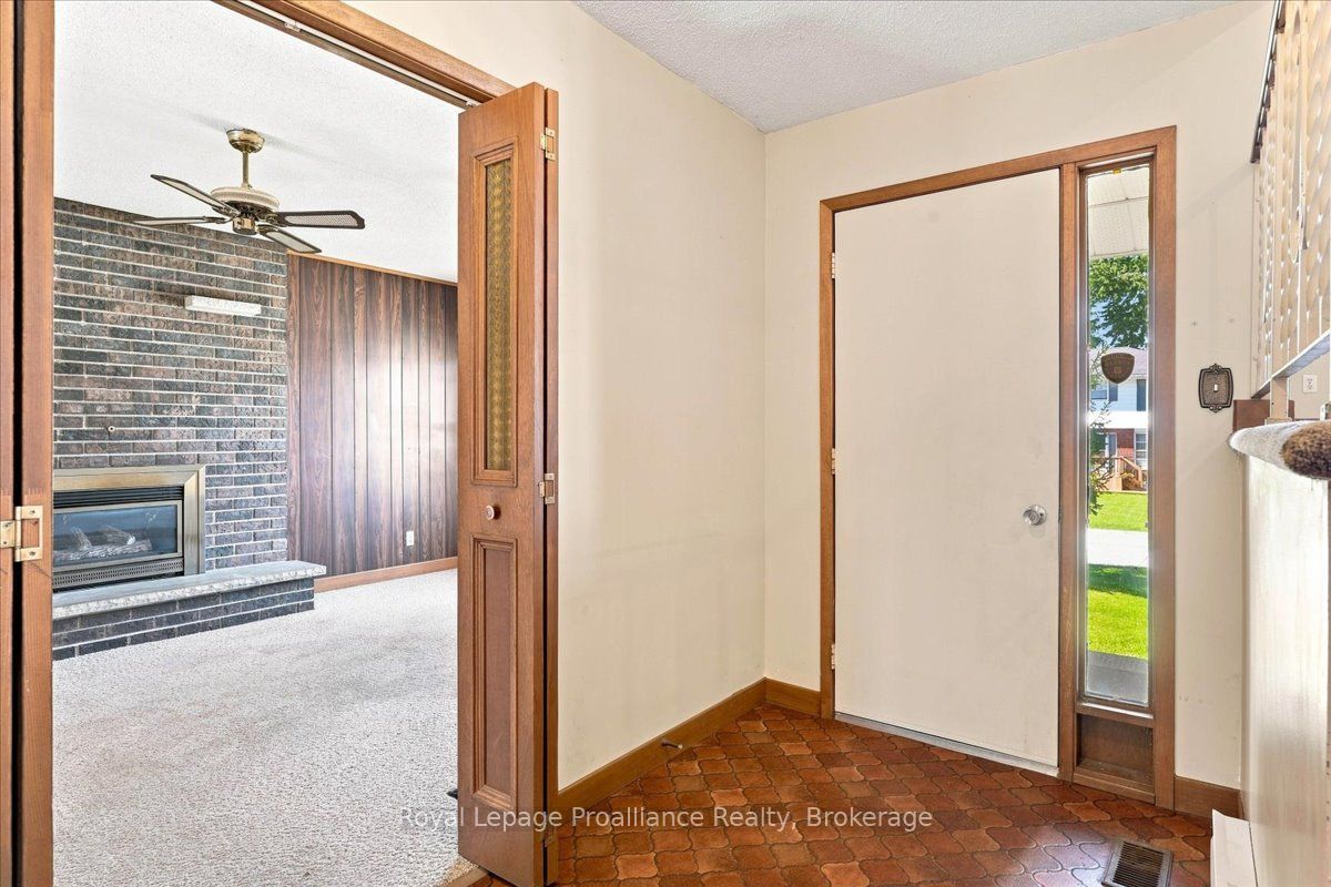 28 Kensington Crescent, Belleville, ON K8P 4T3 photo 5
