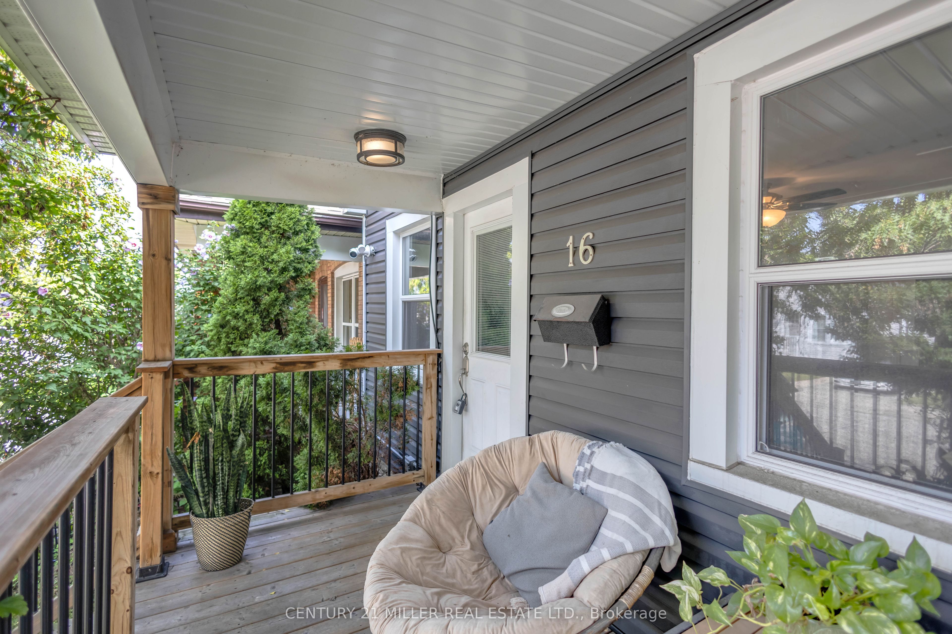 16 Wexford Avenue N, Hamilton, ON L8H 4M1 photo 2