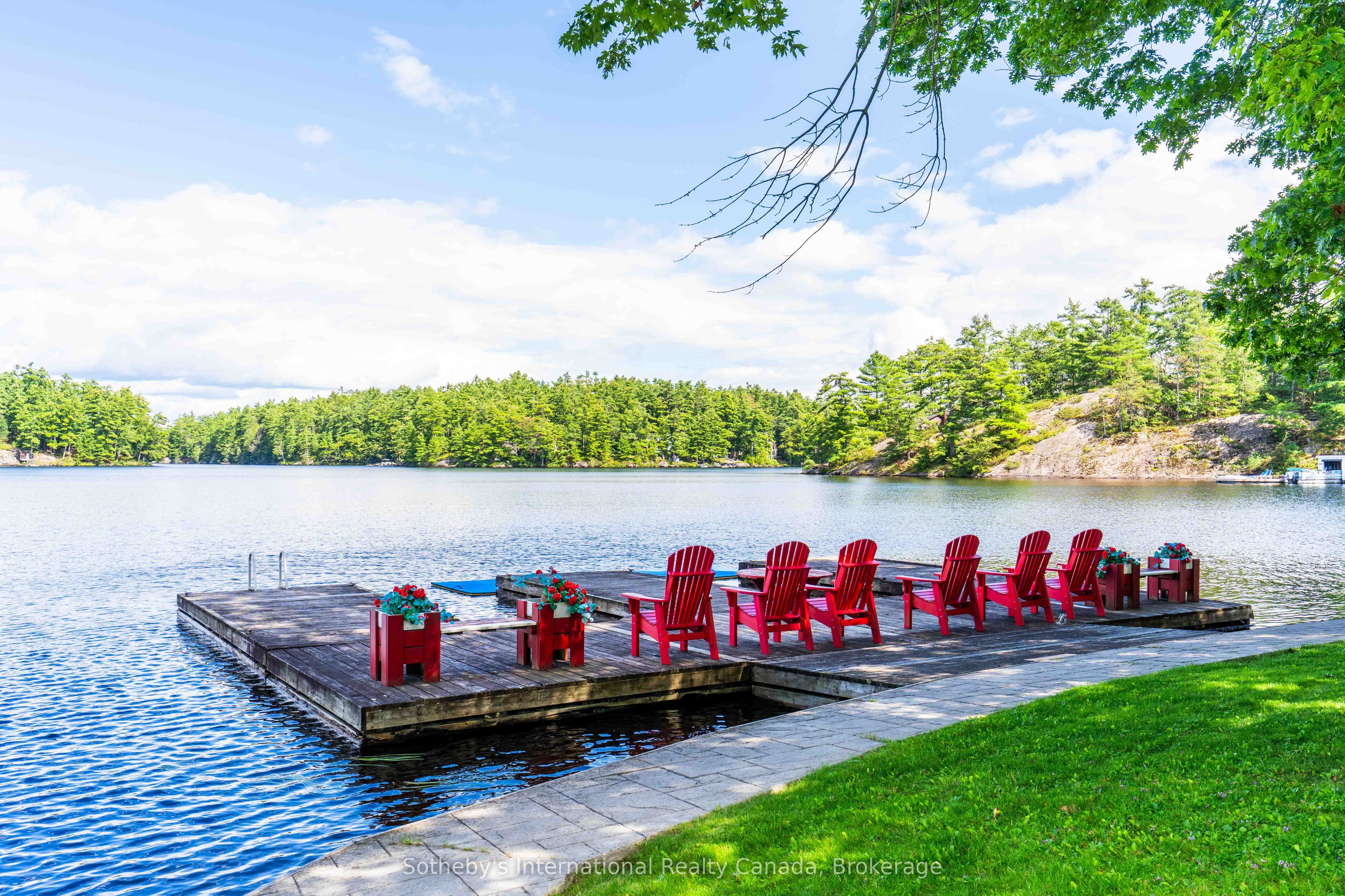 1240 North Kahshe Lake Road 2, Gravenhurst, ON P0G 1E0 photo 3
