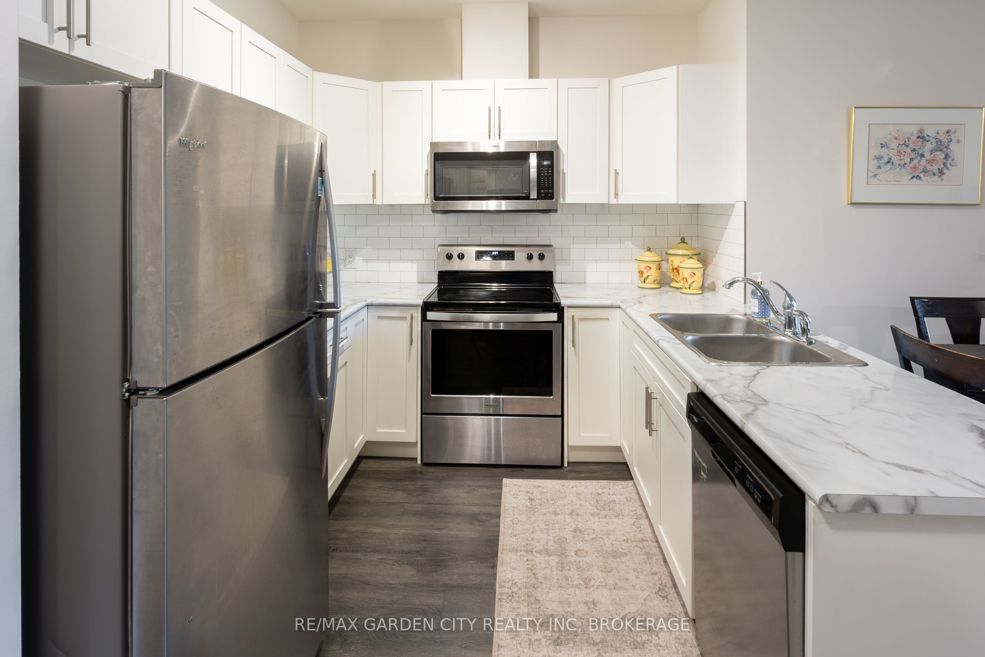 212 Lakeport Road 303, St. Catharines, ON L2N 0B4 photo 5