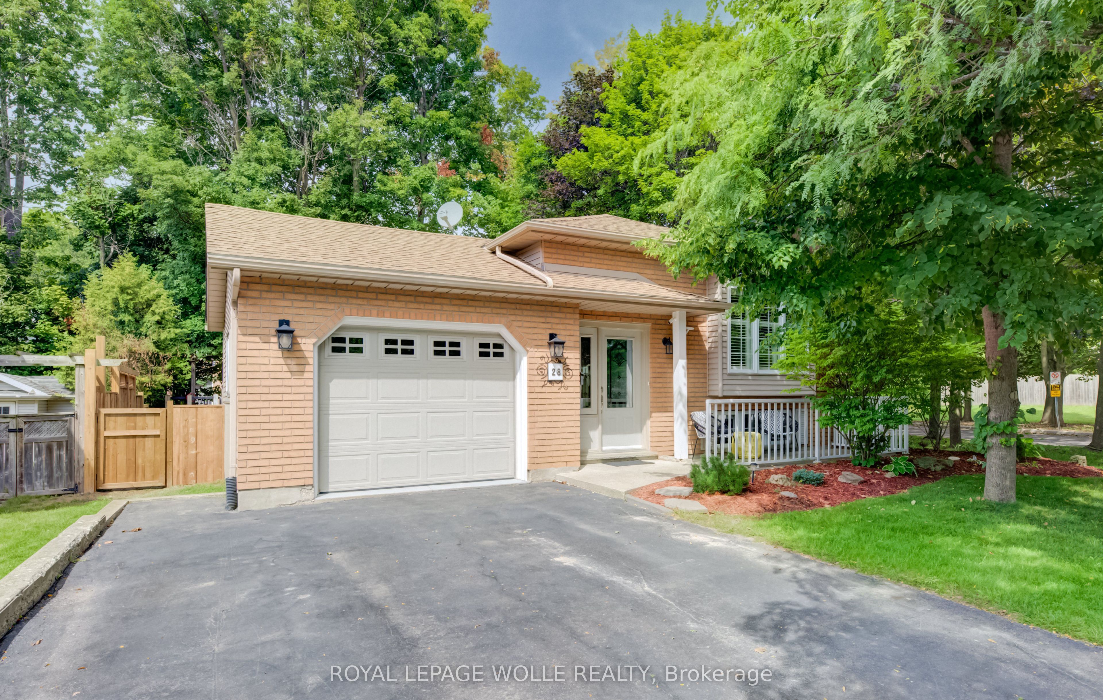 28 Forrest Avenue W, Wilmot, ON N3A 1Y1