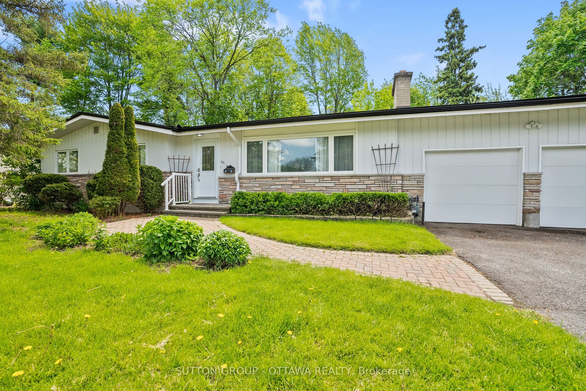 45 Larkspur Drive, Bells Corners and South to Fallowfield, ON K2H 6K8 photo 2