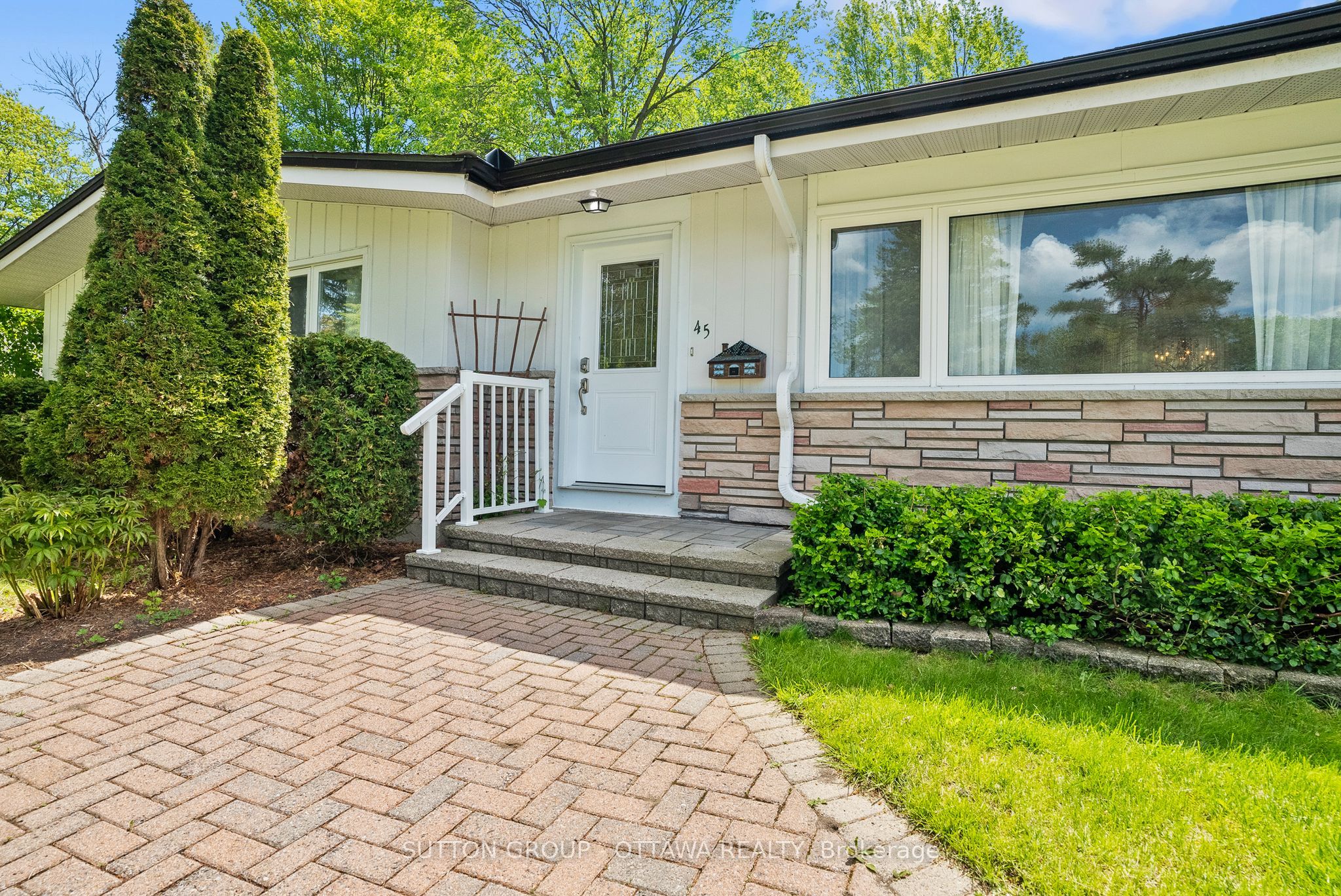 45 Larkspur Drive, Bells Corners and South to Fallowfield, ON K2H 6K8 photo 3