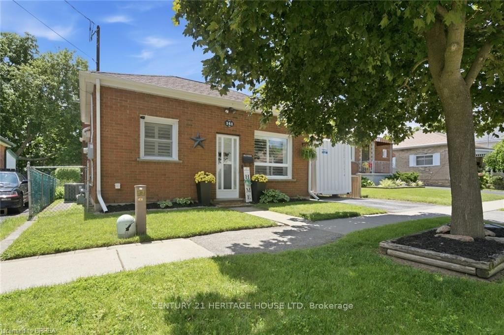 141 East Avenue, Brantford, ON N3S 3M3 photo 2