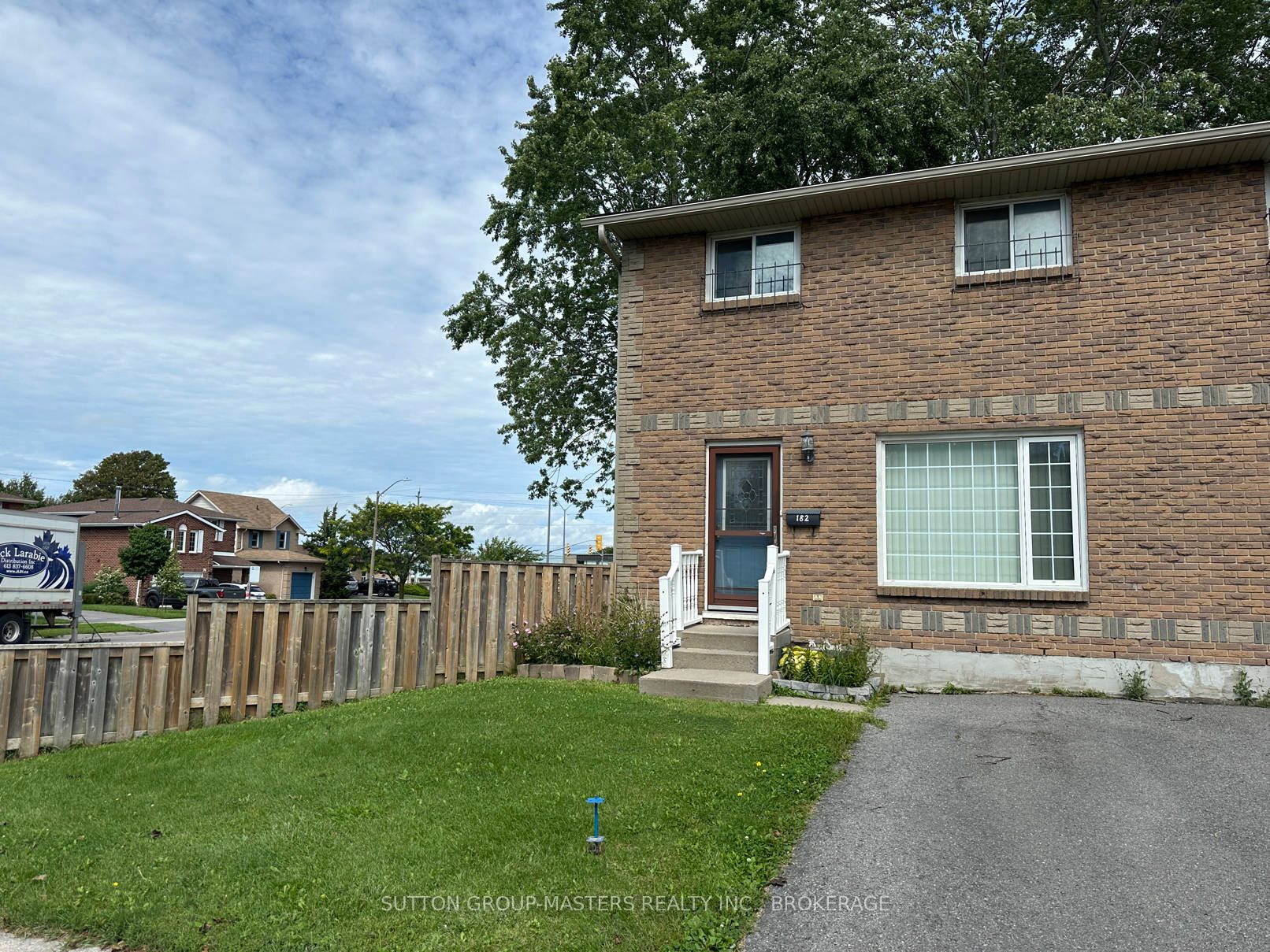 182 Rosemund Crescent, Kingston, ON K7M 6Z1 photo 2