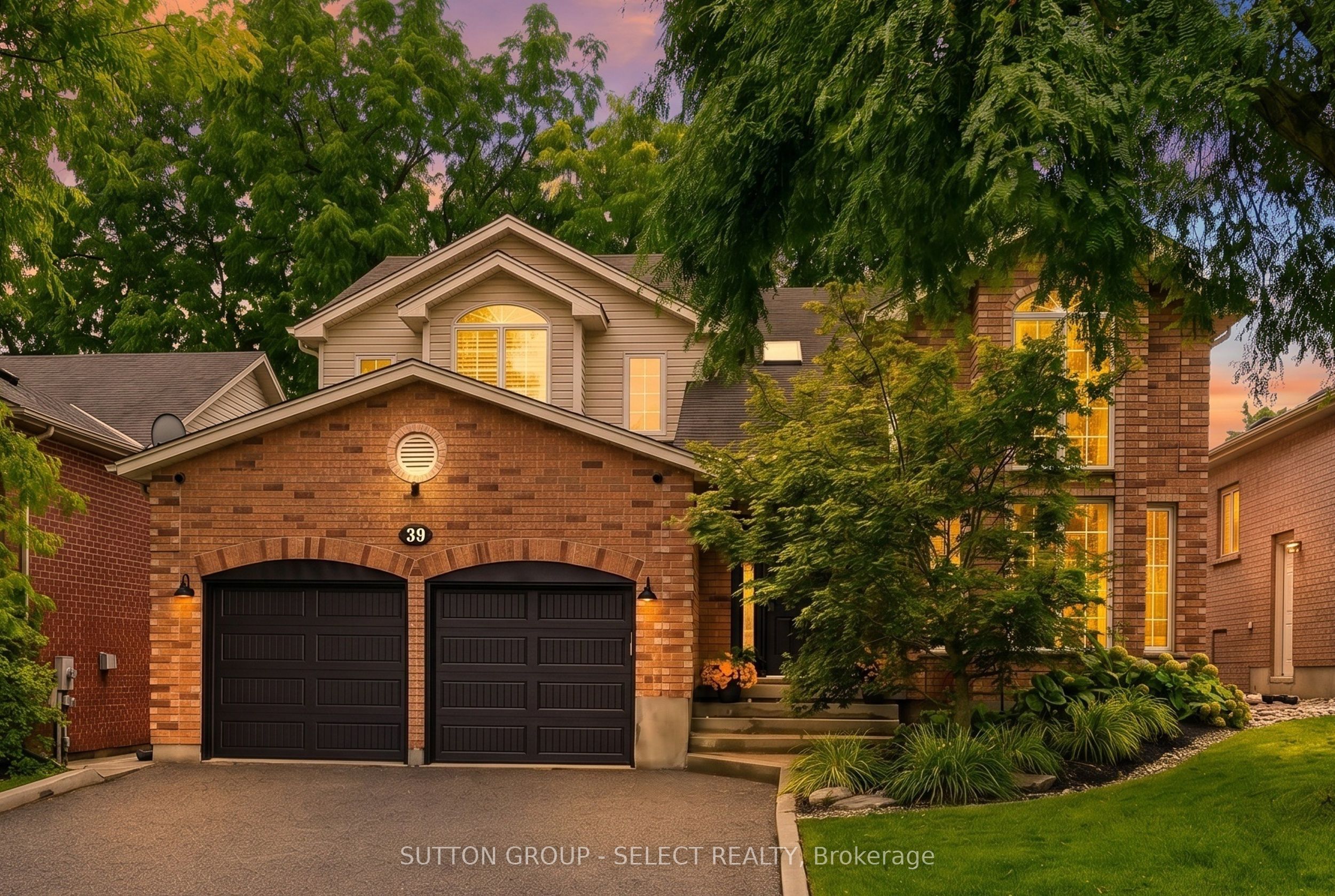 39 Carolinian Lane, Cambridge, ON N1S 5B5