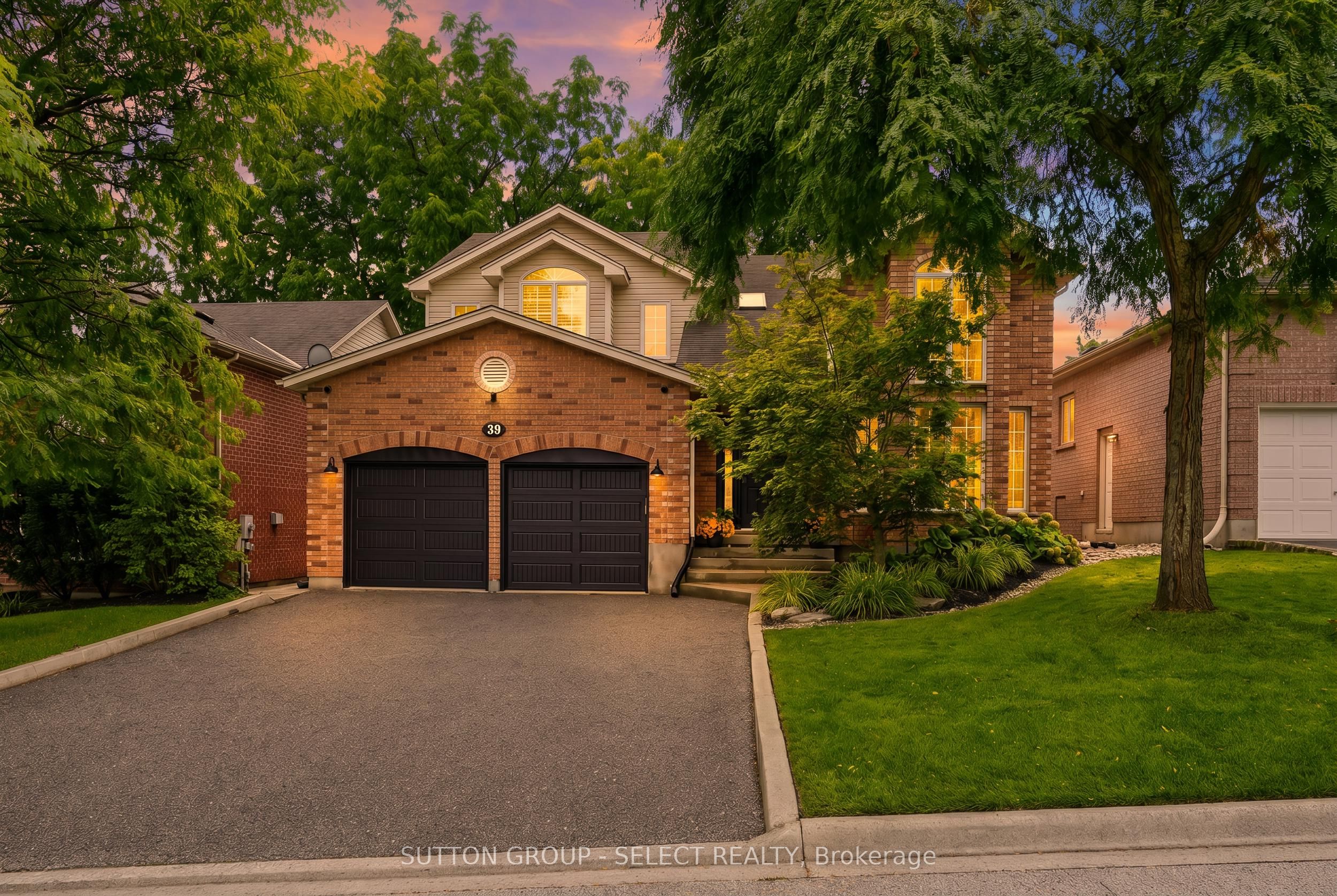 39 Carolinian Lane, Cambridge, ON N1S 5B5 photo 2
