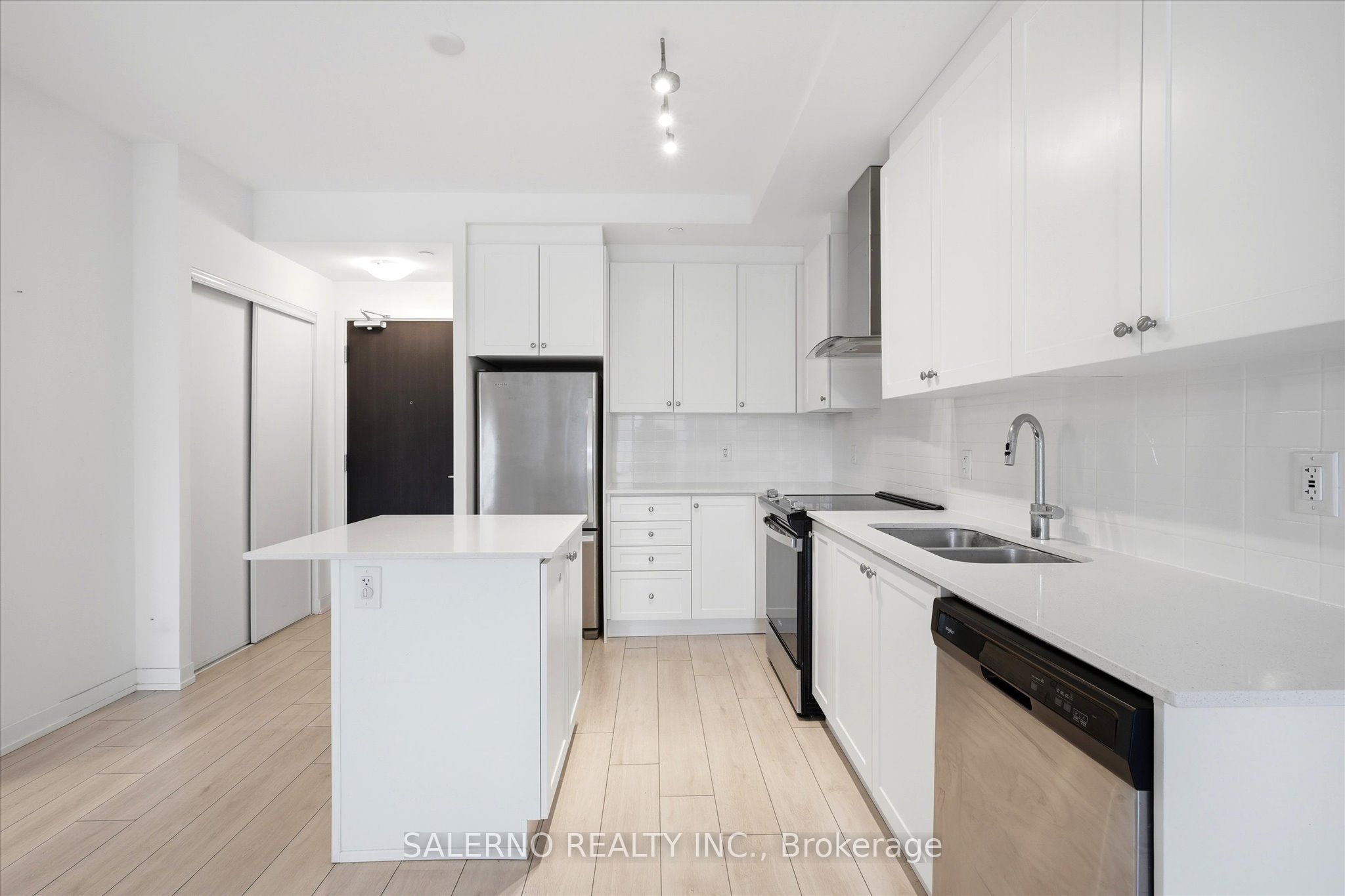 55 Duke Street W 329, Kitchener, ON N2H 0B7 photo 5