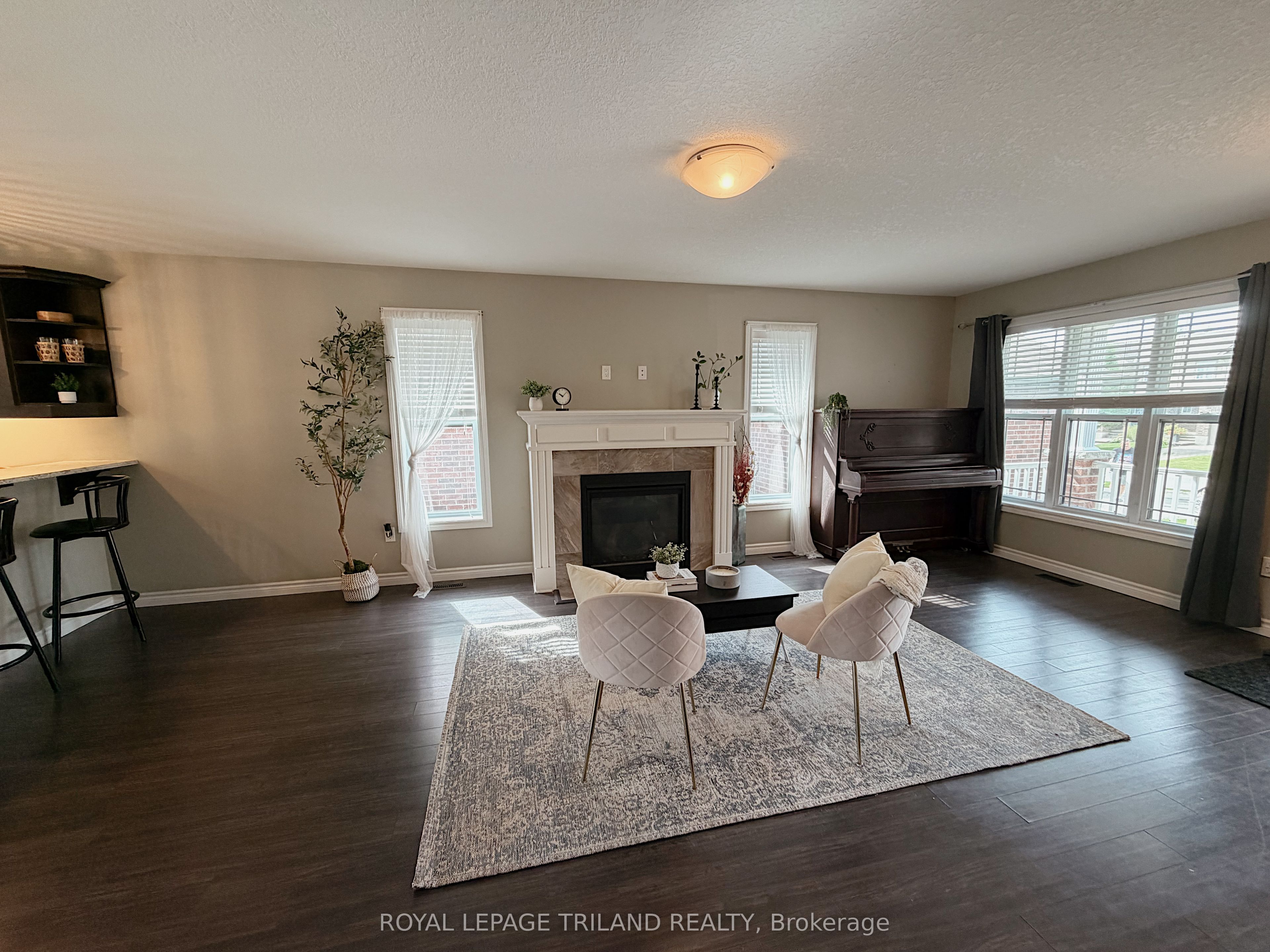38 LEESBORO Trail, Thames Centre, ON N0M 2P0 photo 4