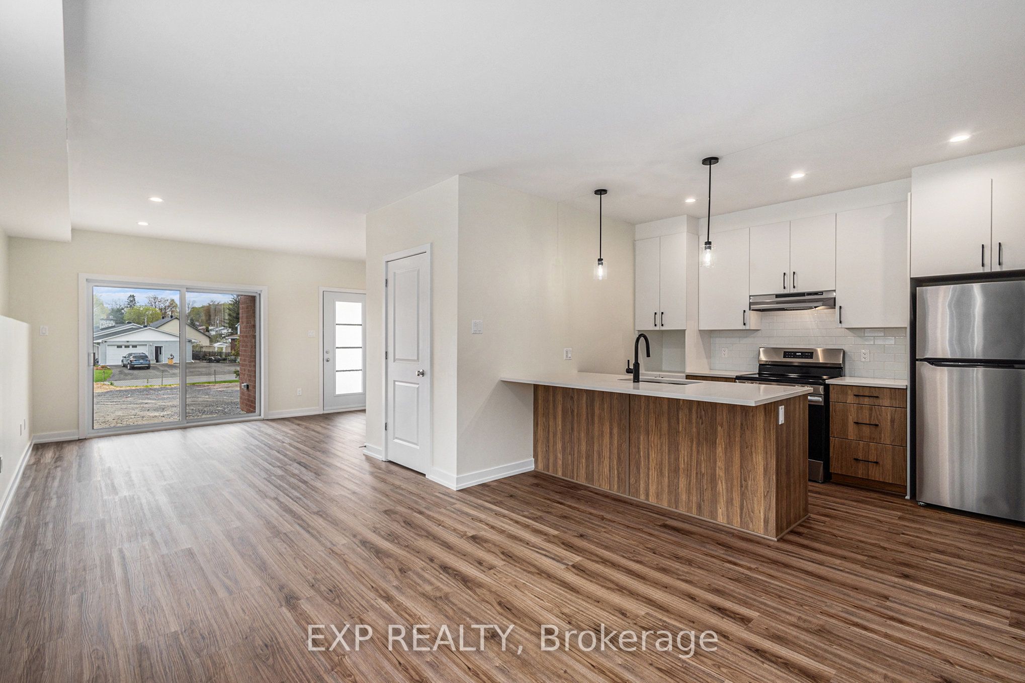 897 Laurier Street 104, Clarence-Rockland, ON K4K 1J5 photo 4
