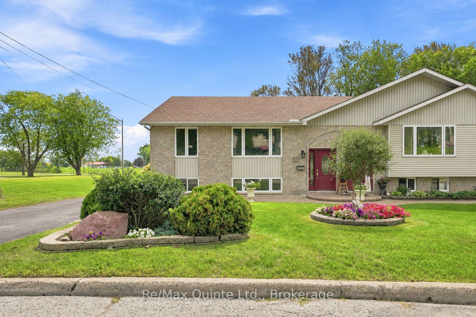 51 Bay Street, Quinte West, ON K8V 1H4 photo 2
