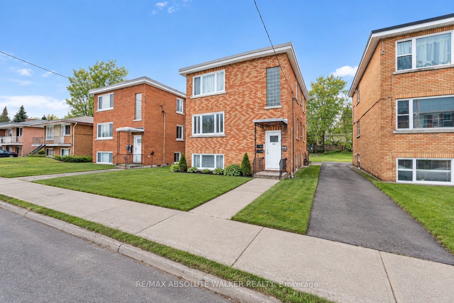 134 Jolliet Avenue, Vanier and Kingsview Park, ON K1L 5J7 photo 2