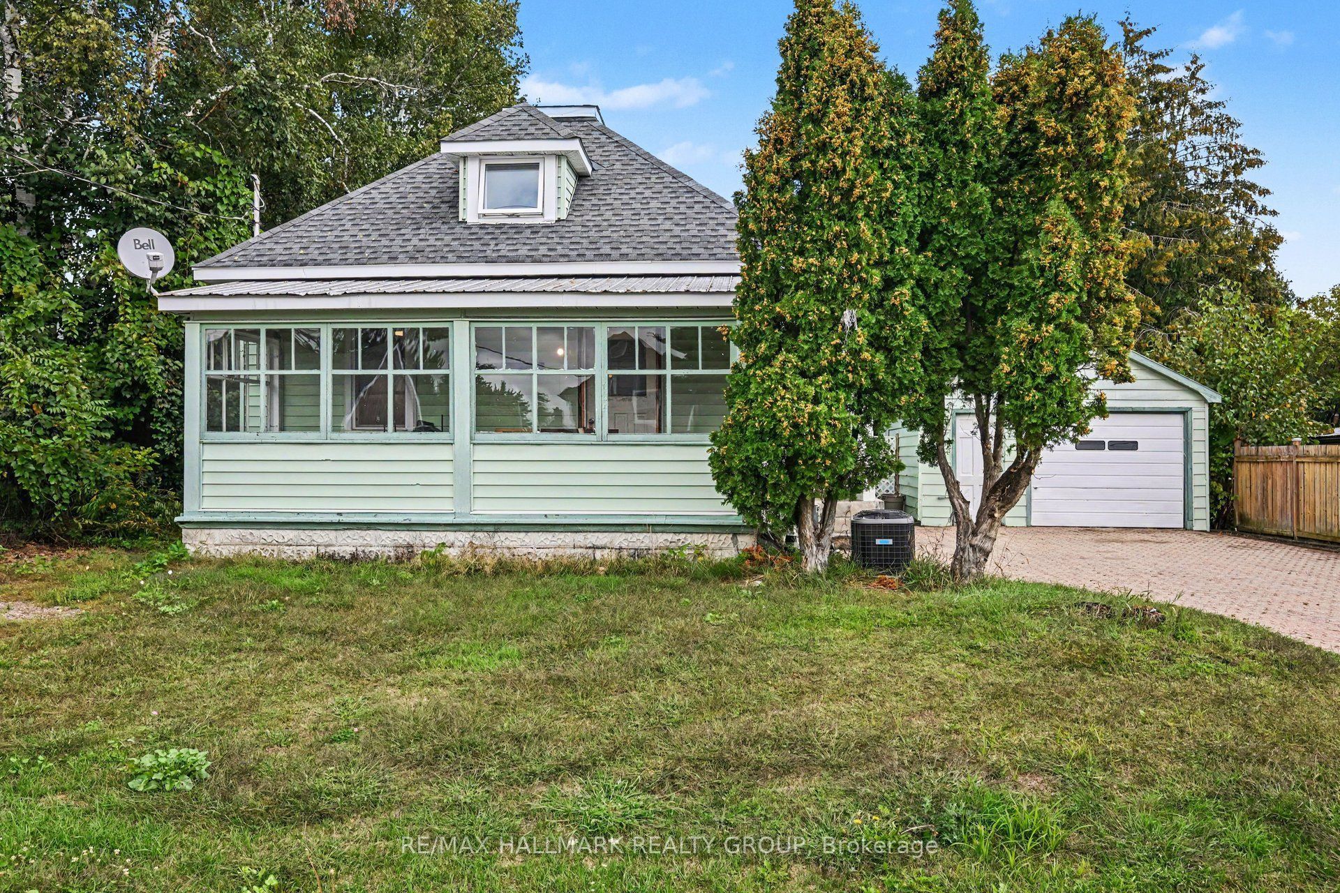 617 Roy Street W, Laurentian Valley, ON K8A 6R9 photo 2