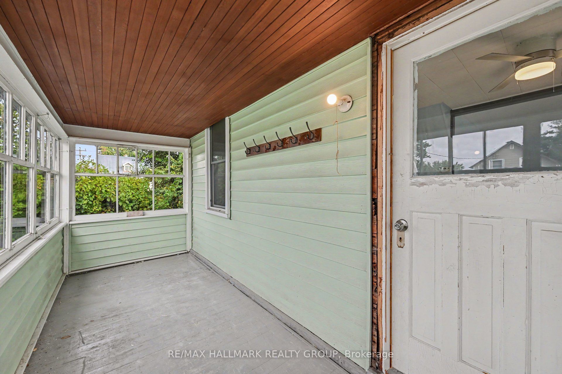 617 Roy Street W, Laurentian Valley, ON K8A 6R9 photo 4