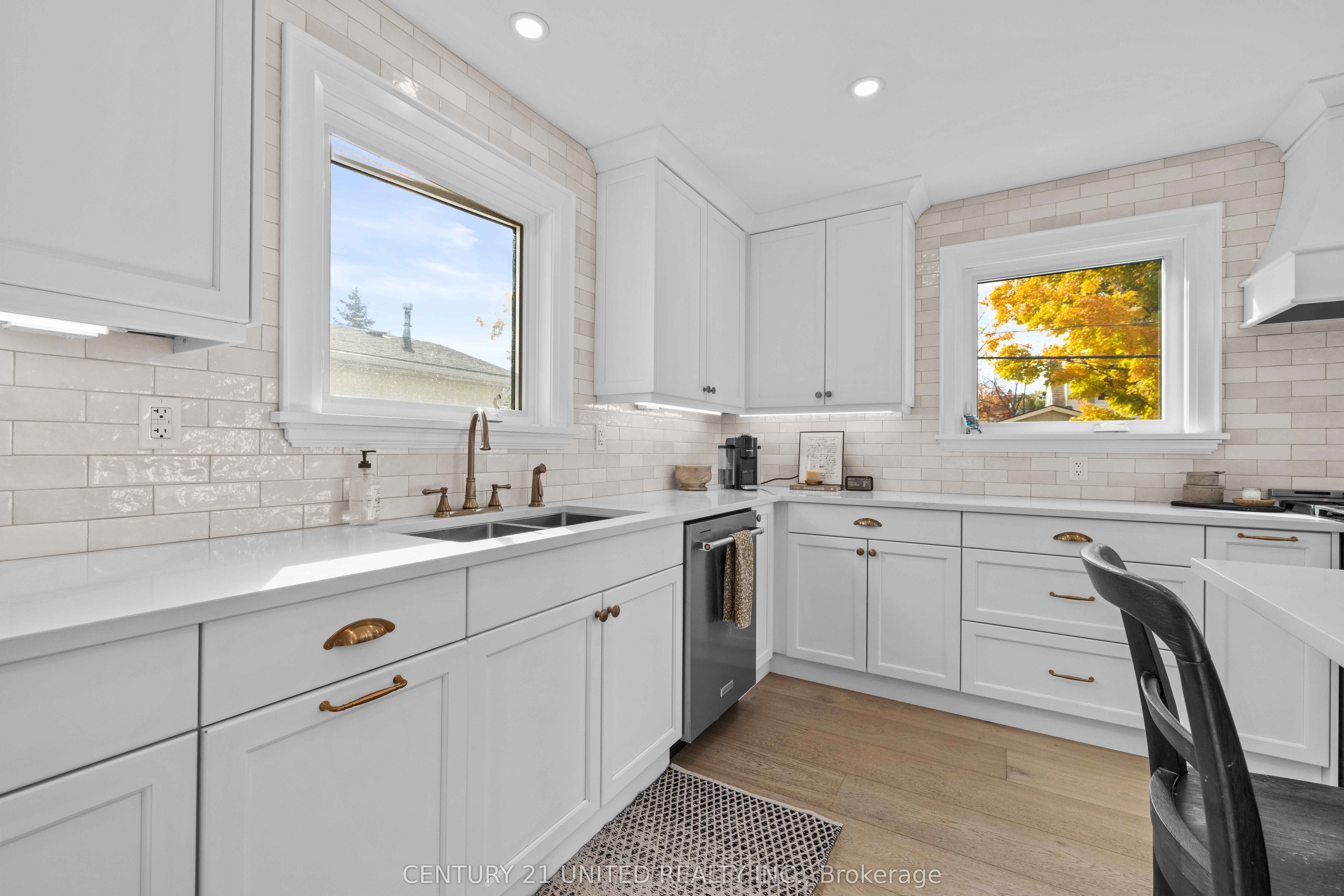 753 Chesterfield Avenue, Peterborough, ON K9H 4Y1 photo 4