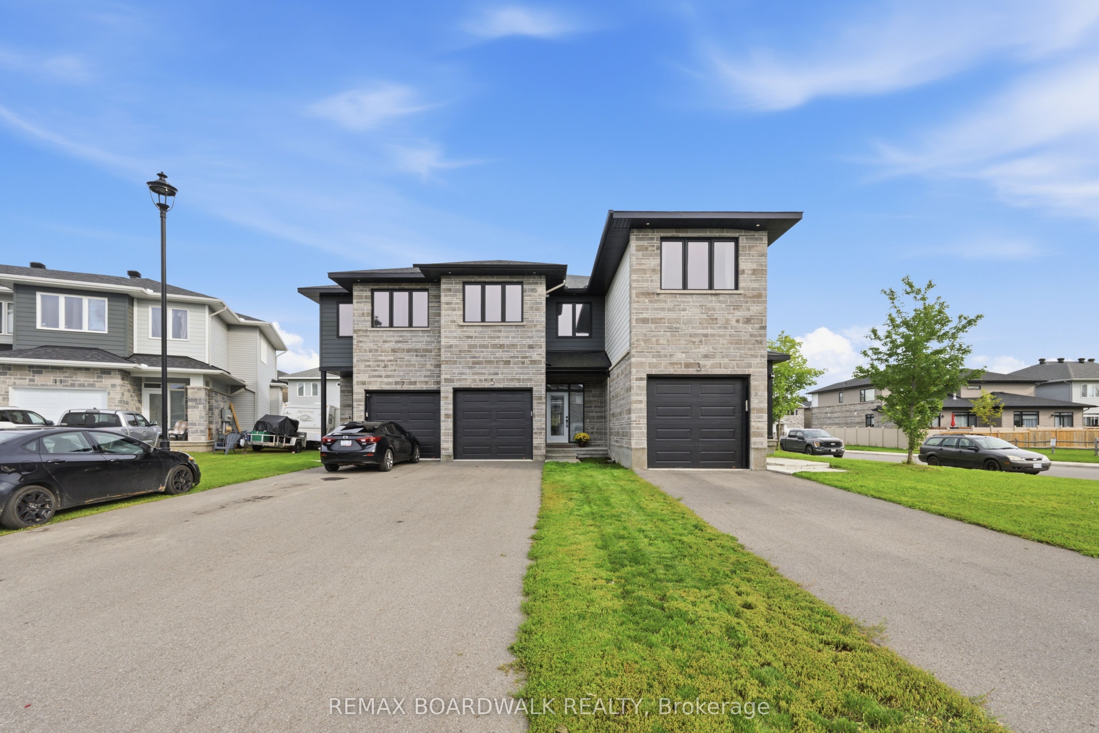 5 Morrall Court, Arnprior, ON K7S 0J4 photo 2