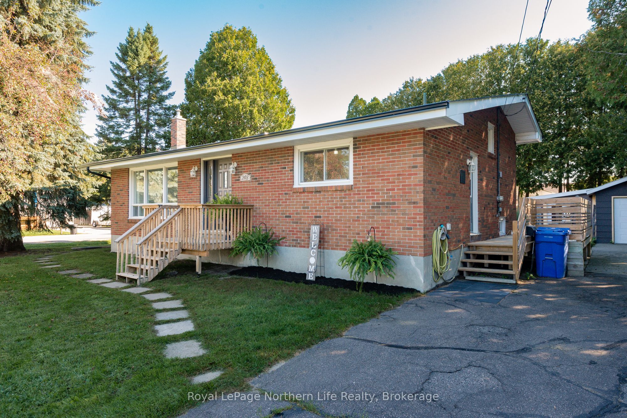 248 Lee Avenue, North Bay, ON P1A 2K8 photo 2
