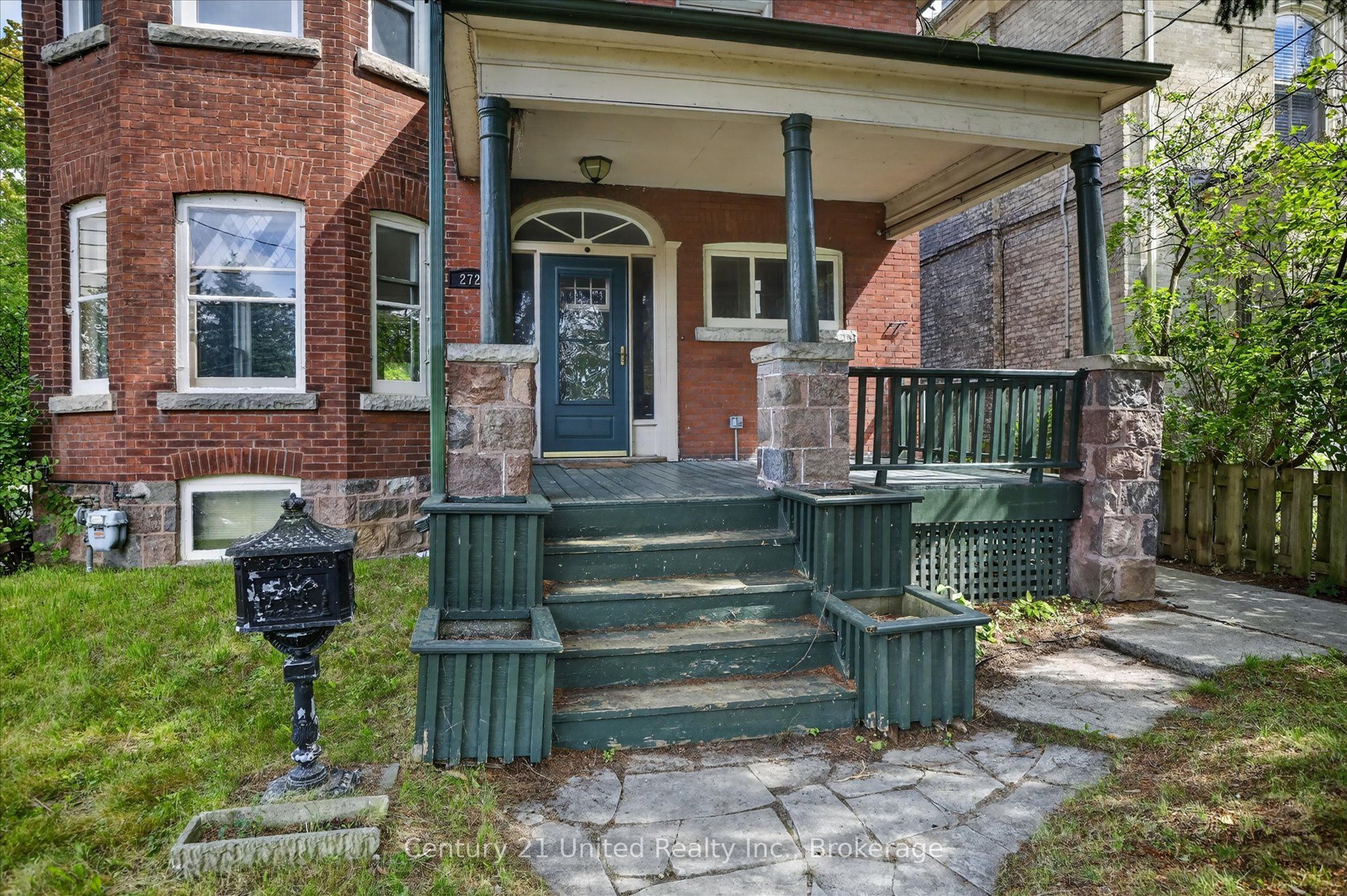272 Burnham Street, Peterborough, ON K9H 1T3 photo 2