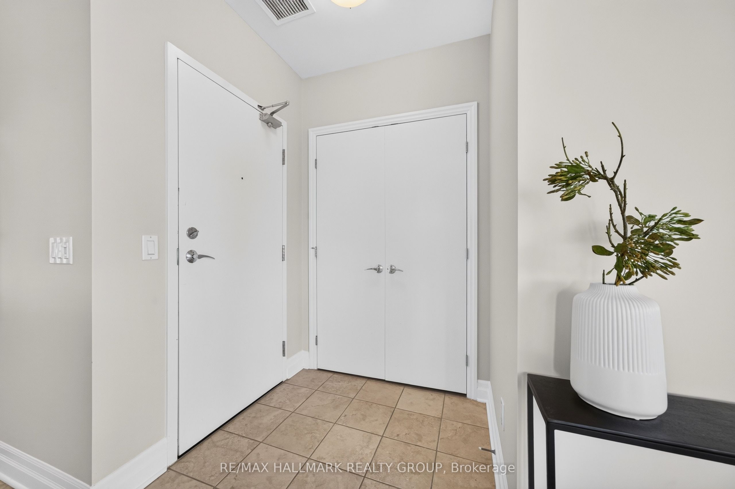 235 Kent Street PH05, Ottawa Centre, ON K2P 1Z9 photo 5