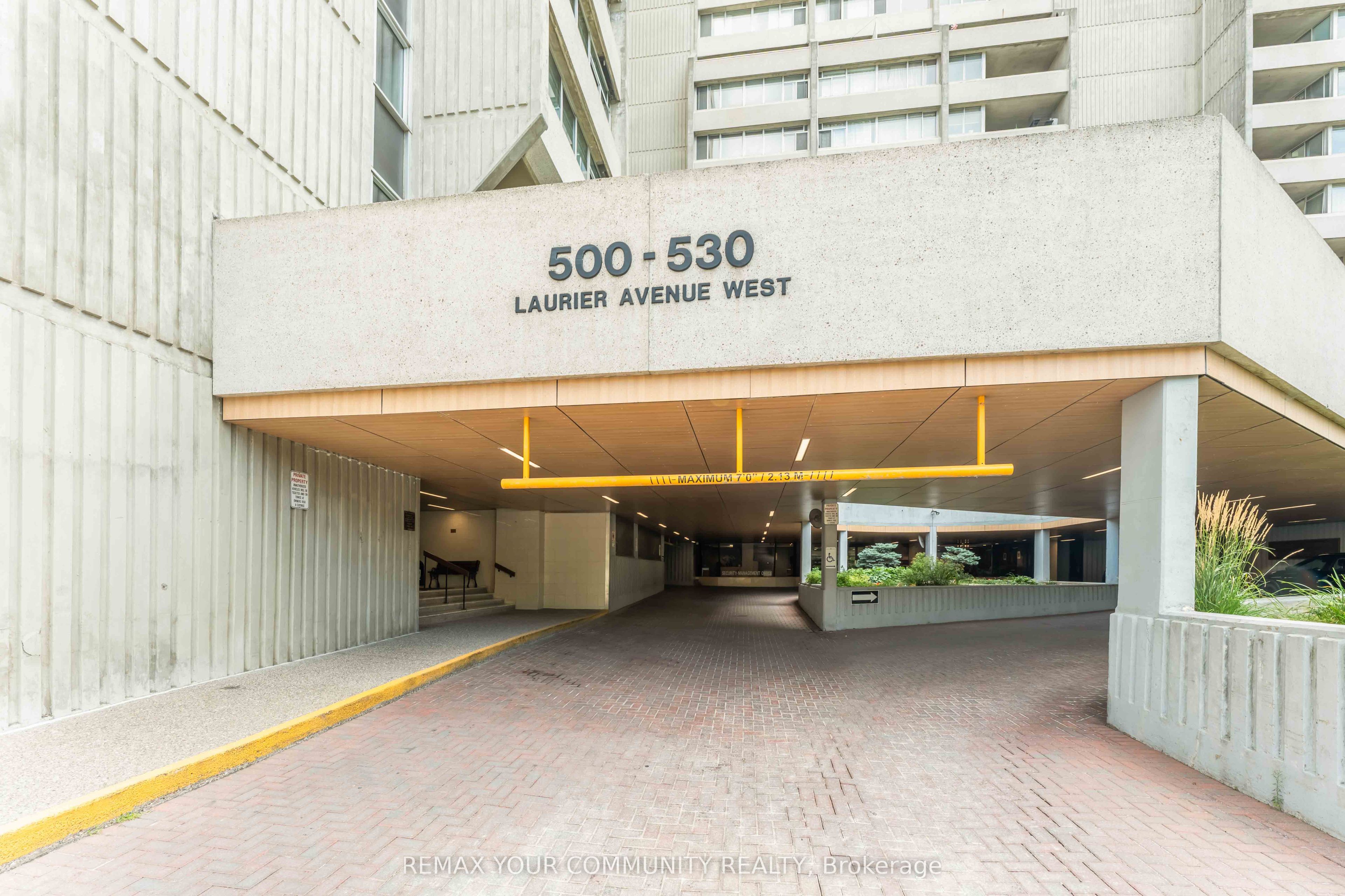 500 Laurier Avenue W 608, Ottawa Centre, ON K1R 5E1 photo 2